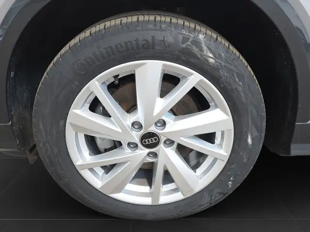 Audi Q2 view 7