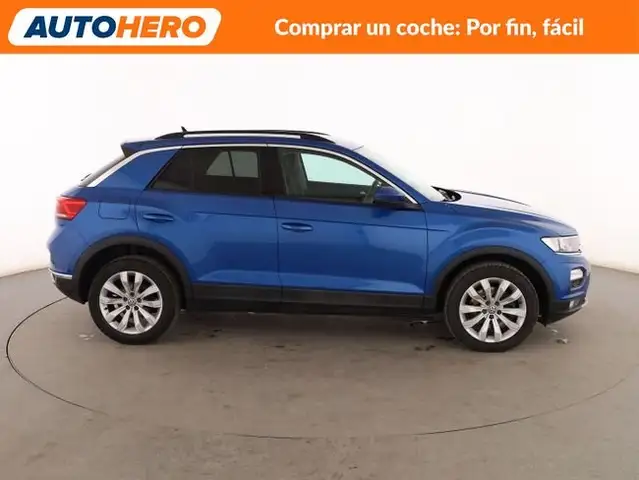 Volkswagen T-Roc view 7