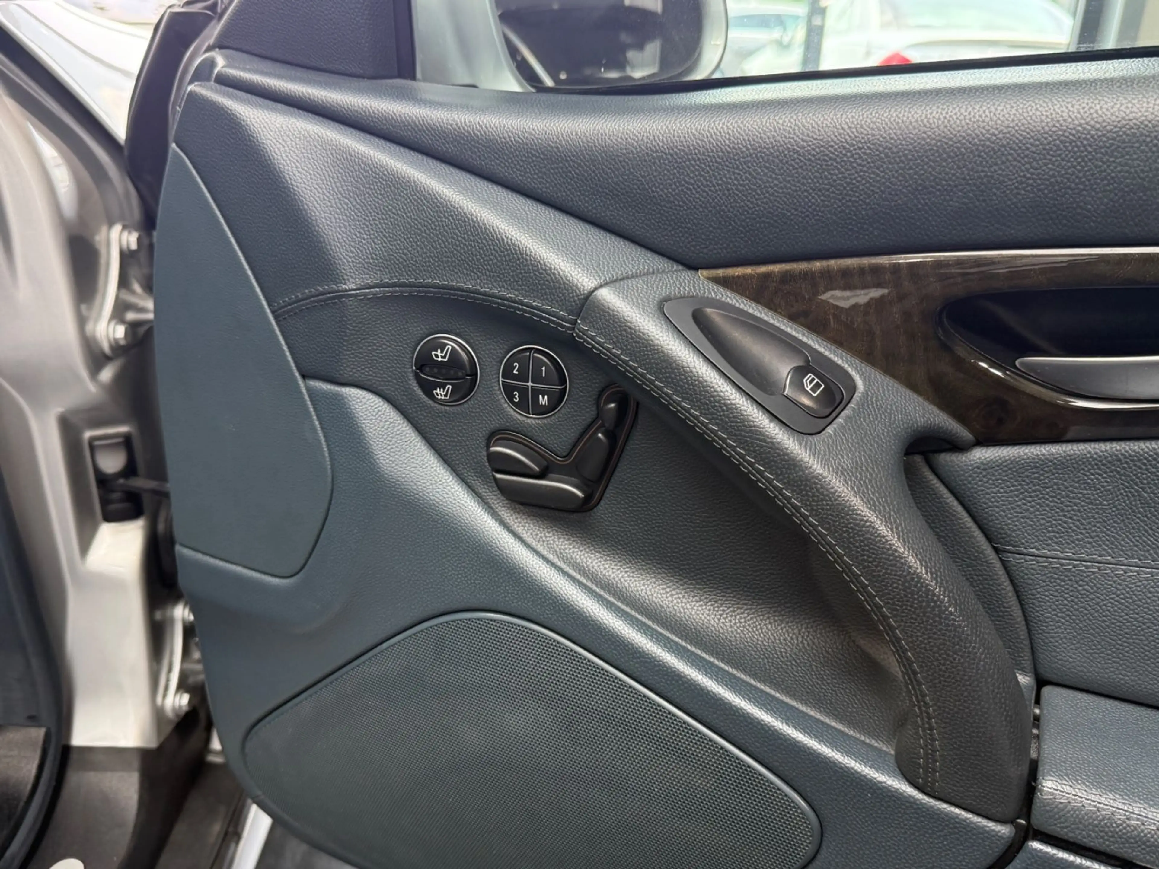 Mercedes-Benz SL 500 Bi-Xenon/KeyGo/Comand/*Deutsch*/Lkr.-Hzg. — photo 13