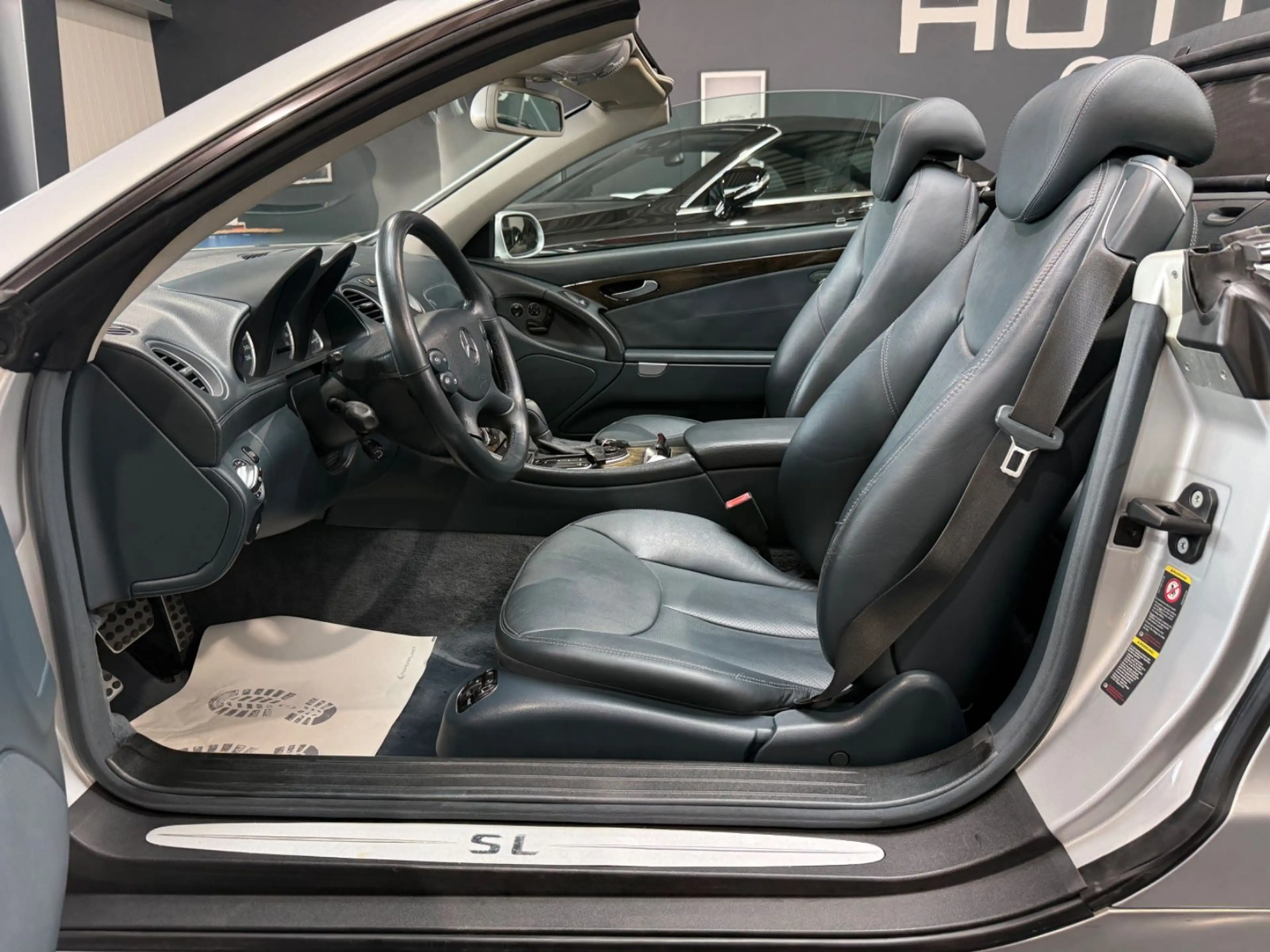 Mercedes-Benz SL 500 Bi-Xenon/KeyGo/Comand/*Deutsch*/Lkr.-Hzg. — photo 9