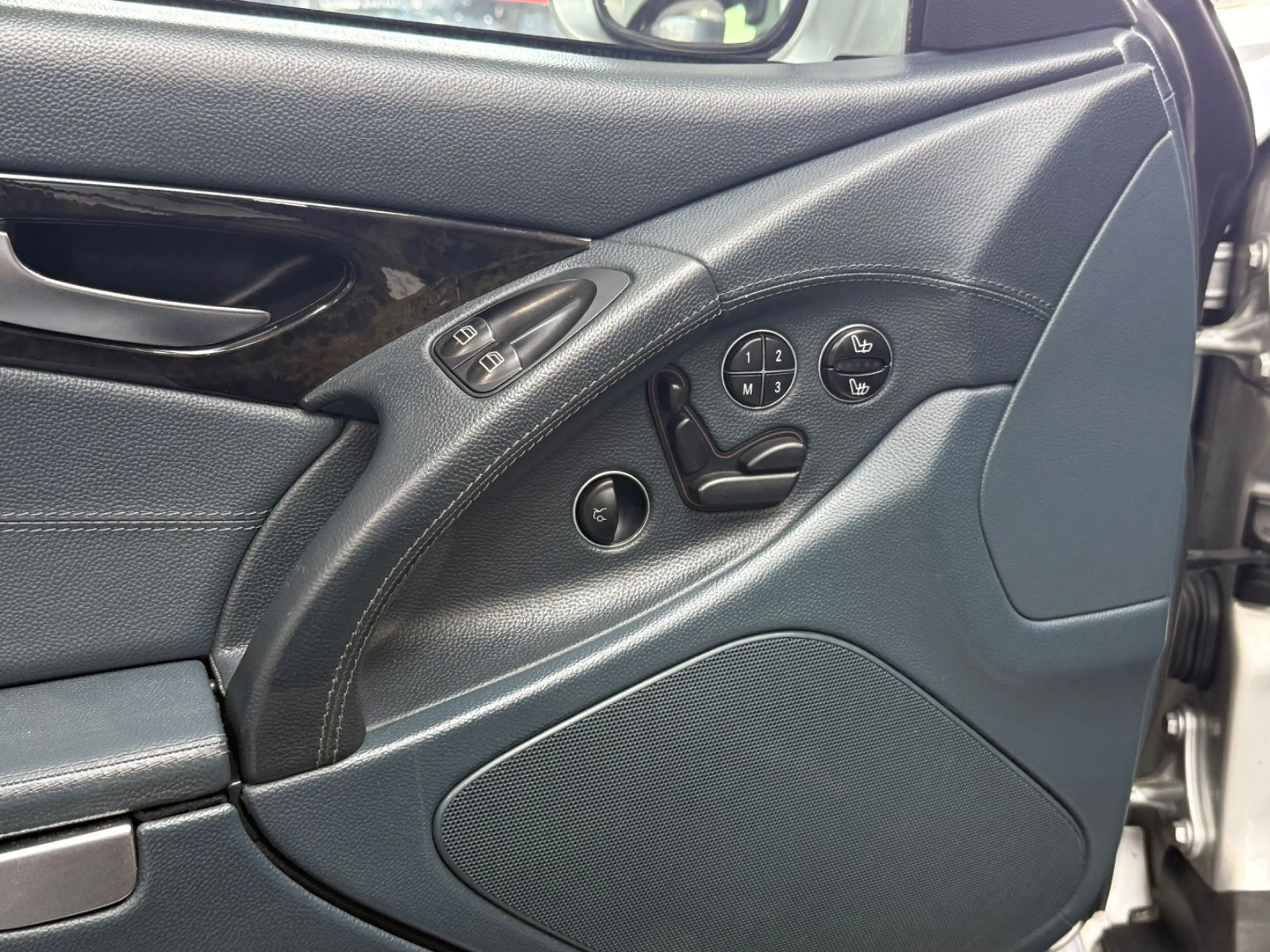 Mercedes-Benz SL 500 Bi-Xenon/KeyGo/Comand/*Deutsch*/Lkr.-Hzg. — photo 11