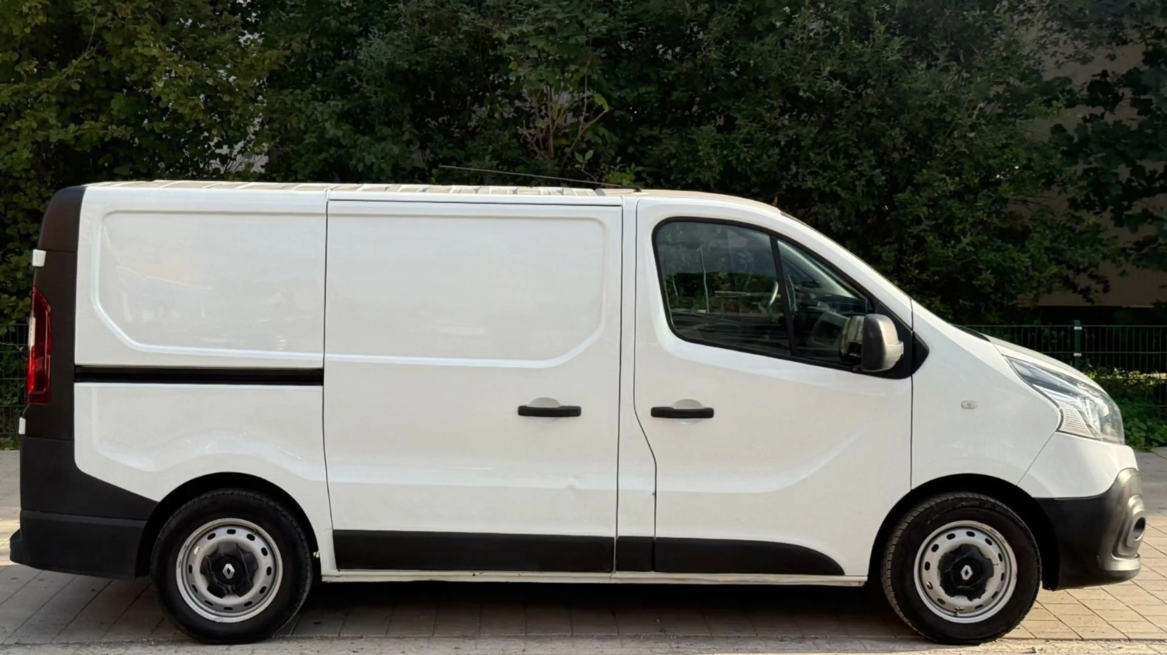Renault Trafic Kasten L1H1 2,7t Komfort 2.Hand Tüv Klima — photo 6