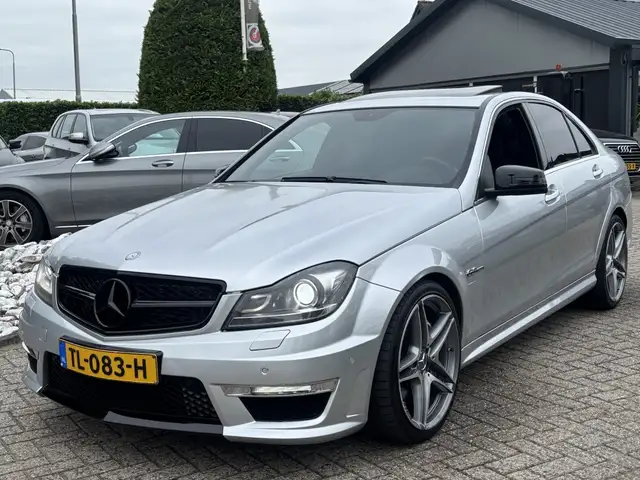 Mercedes-Benz C 63 AMG C63 6.2 V8 Sedan 2009 Facelift P30 Performance Pac