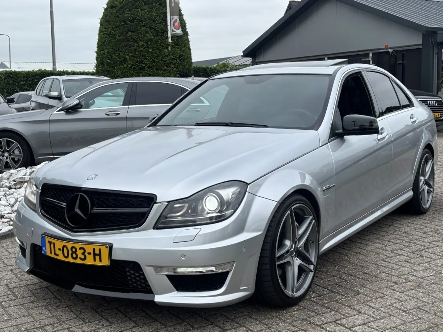 Mercedes-Benz C 63 AMG C63 6.2 V8 Sedan 2009 Facelift P30 Performance Pac Grijs - 1