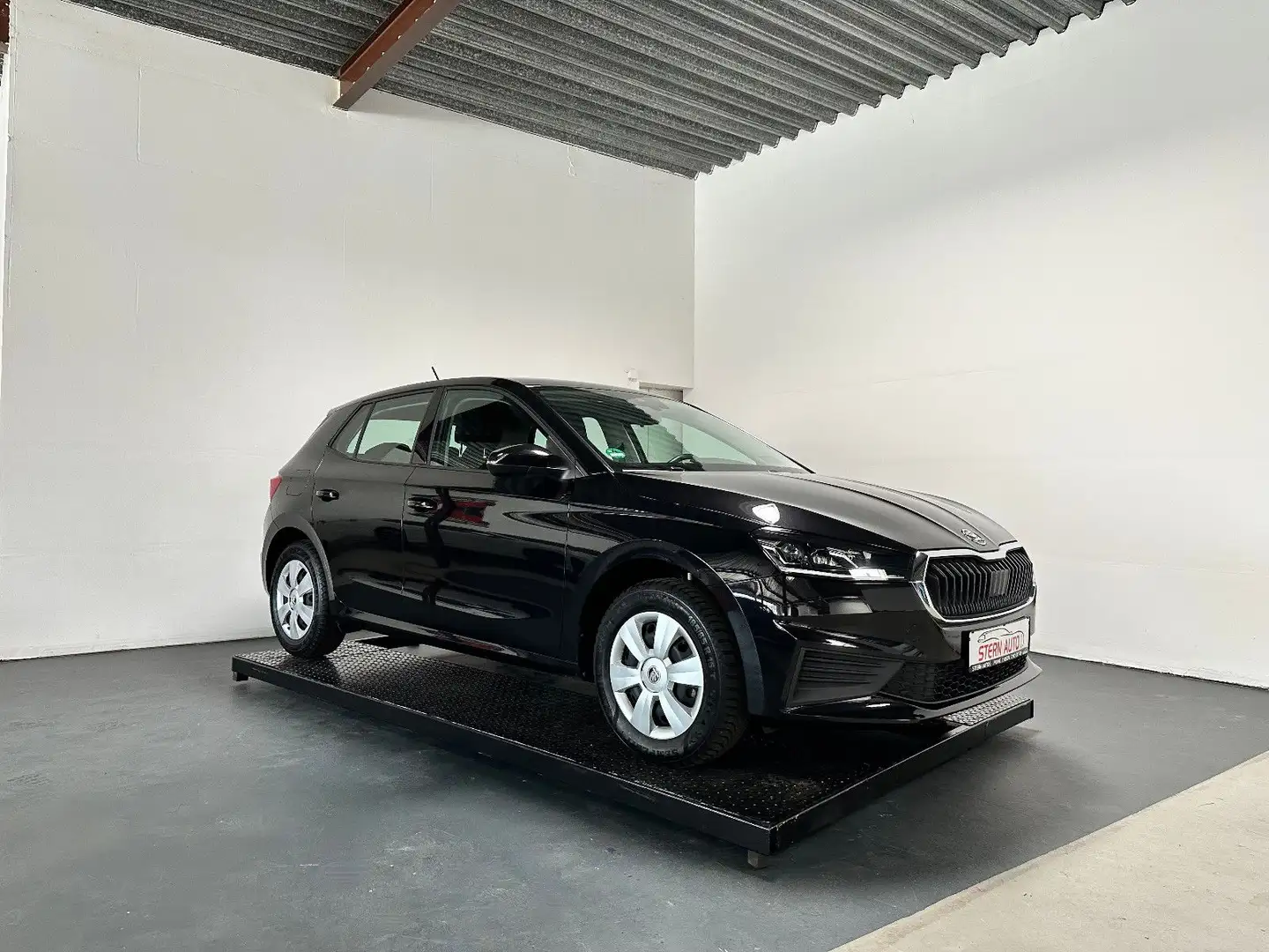 Skoda Fabia TSI DSG AMBITION  PDC,ACC,KLIMA,CARPLAY Noir - 2