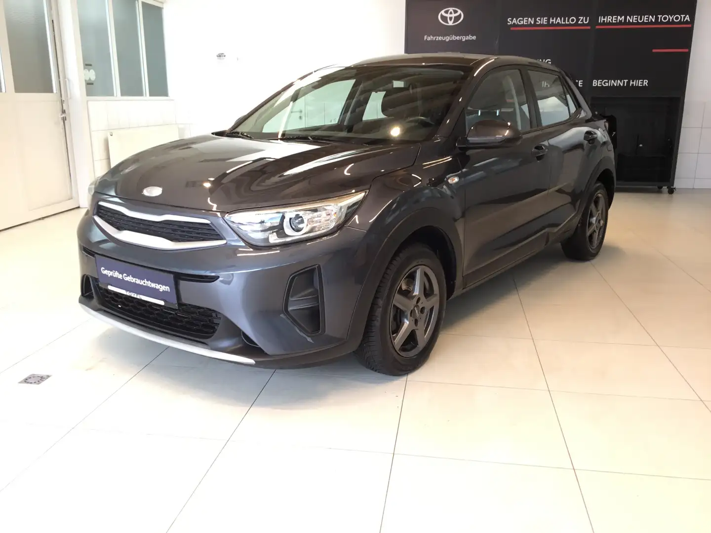 Kia Stonic 1,25 MPI ISG Titan Grau - 1