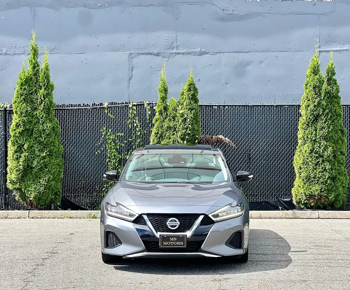 Nissan Maxima снимка Nissan Maxima