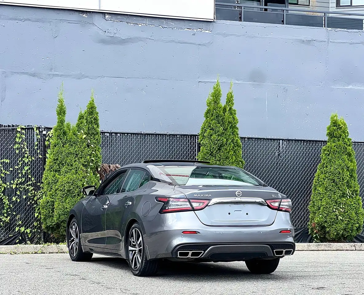 Nissan Maxima снимка Nissan Maxima