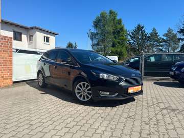 Titanium - Sitzheizung - Navi  - PDC -