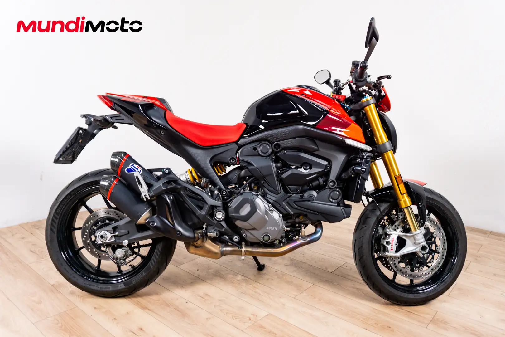 Ducati Monster 900 - 1