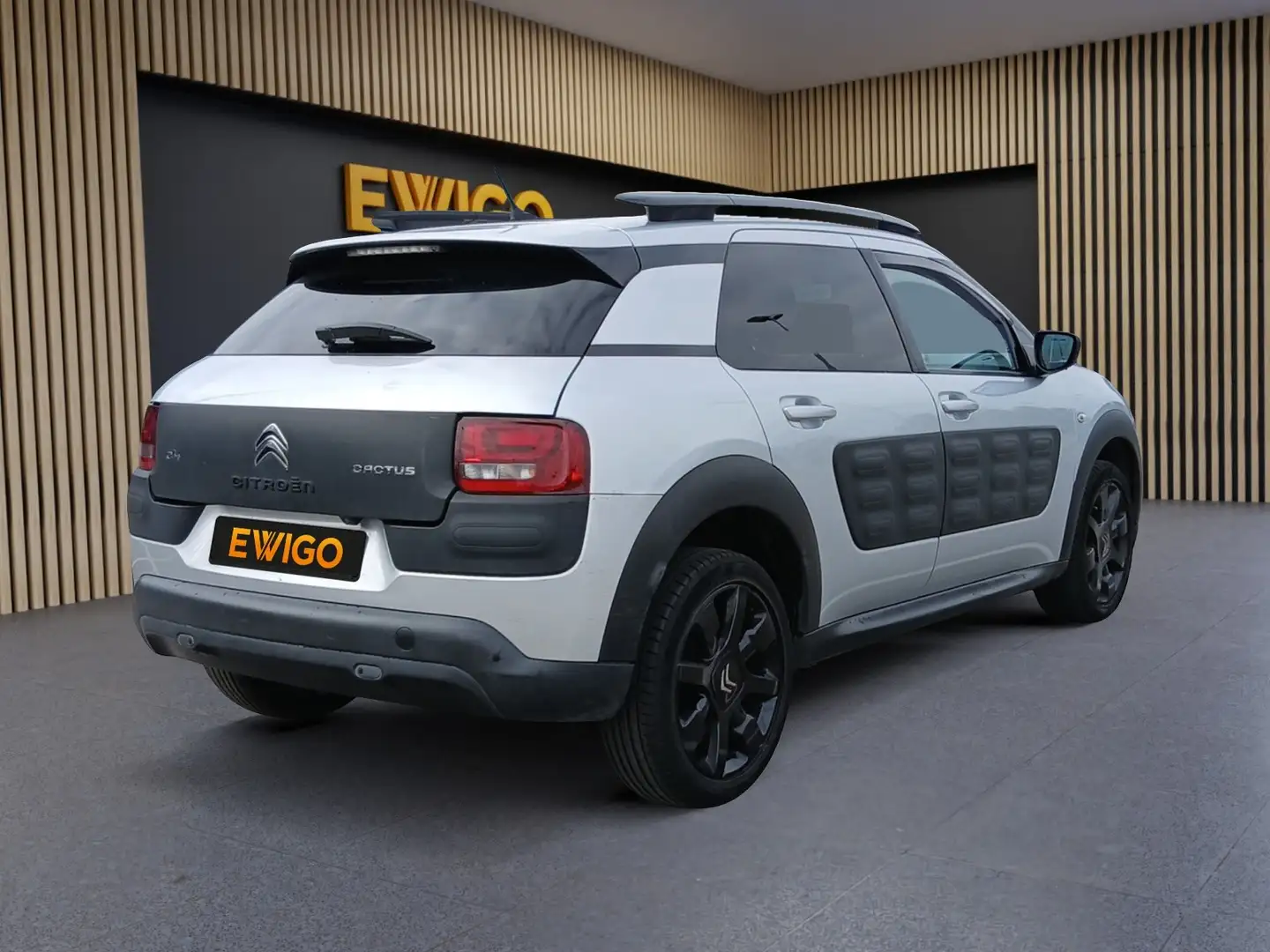 Citroen C4 Cactus 1.2 PURETECH 82 SHINE - 2