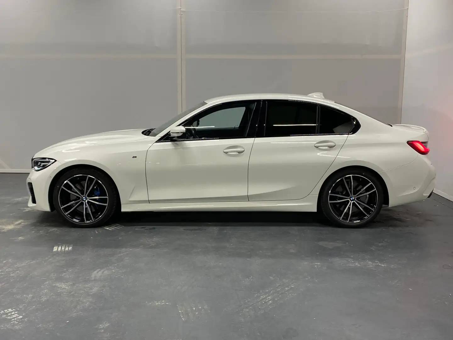 BMW 320 3-serie 320i High Executive Edition | Active Cruis Wit - 2