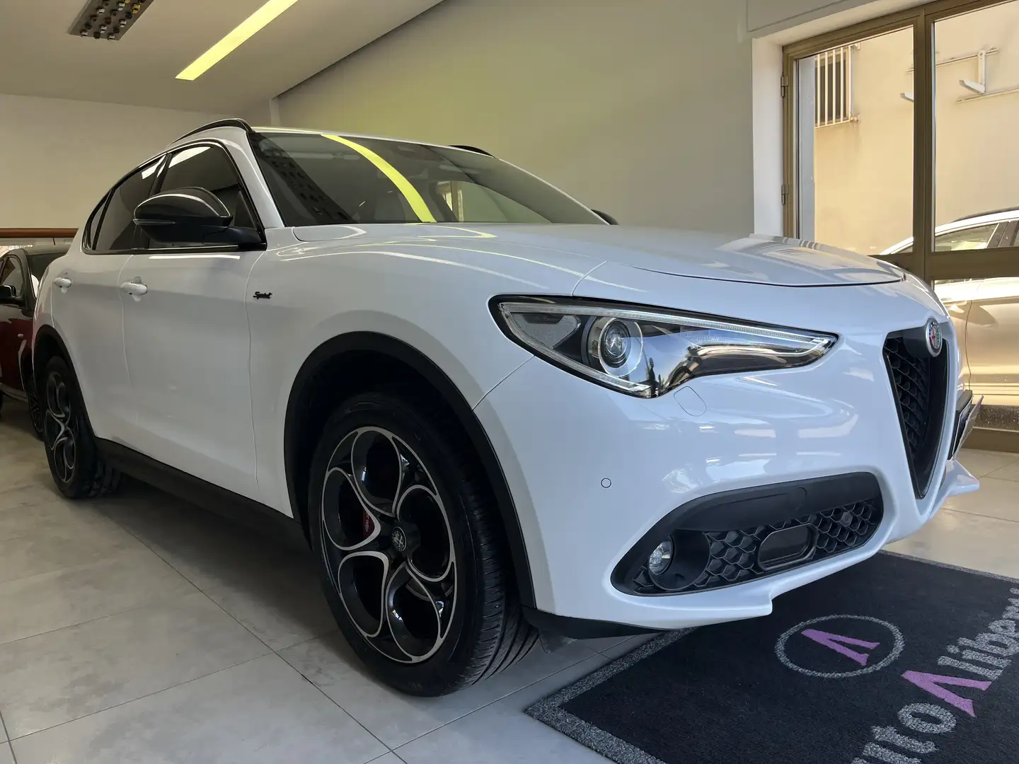 Alfa Romeo Stelvio Stelvio 2.2 t B-Tech Q4 190cv auto Bianco - 1
