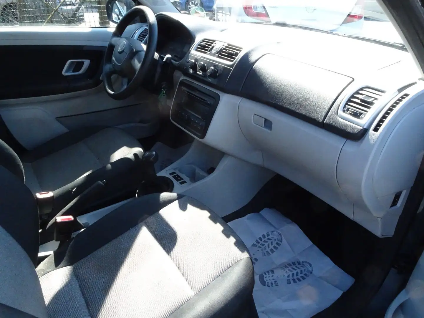 Skoda Fabia Combi Cool Edition Gris - 2