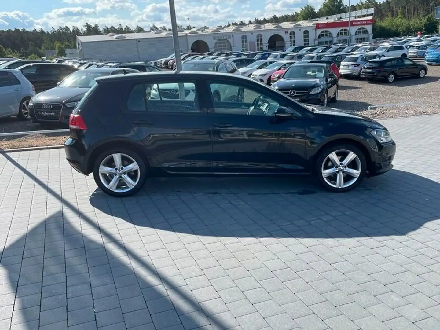 Volkswagen Golf VII Lim. Comfortline BMT Black - 2
