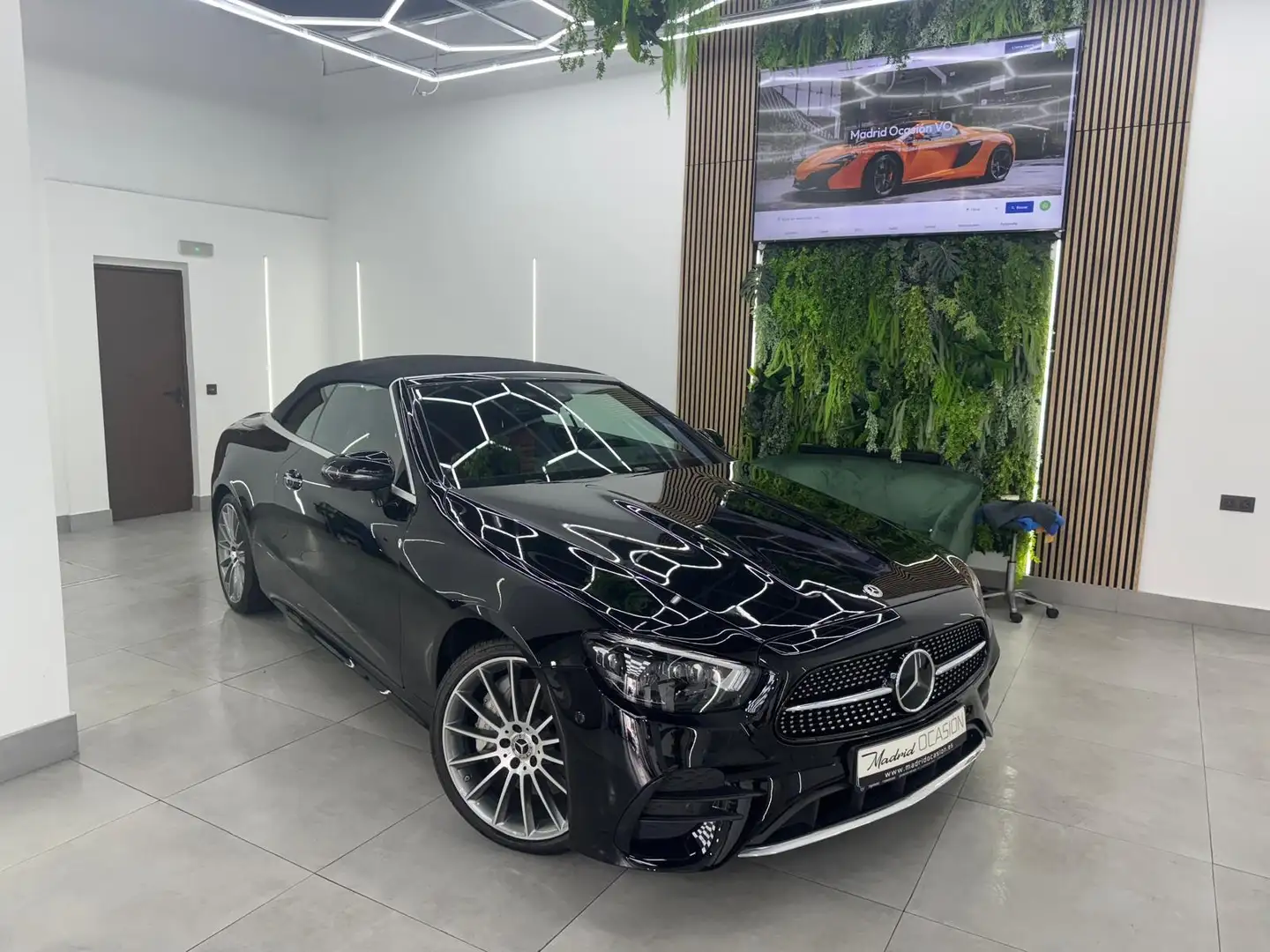 Mercedes-Benz E 400 Cabrio 400d 4Matic 9G-Tronic Noir - 1