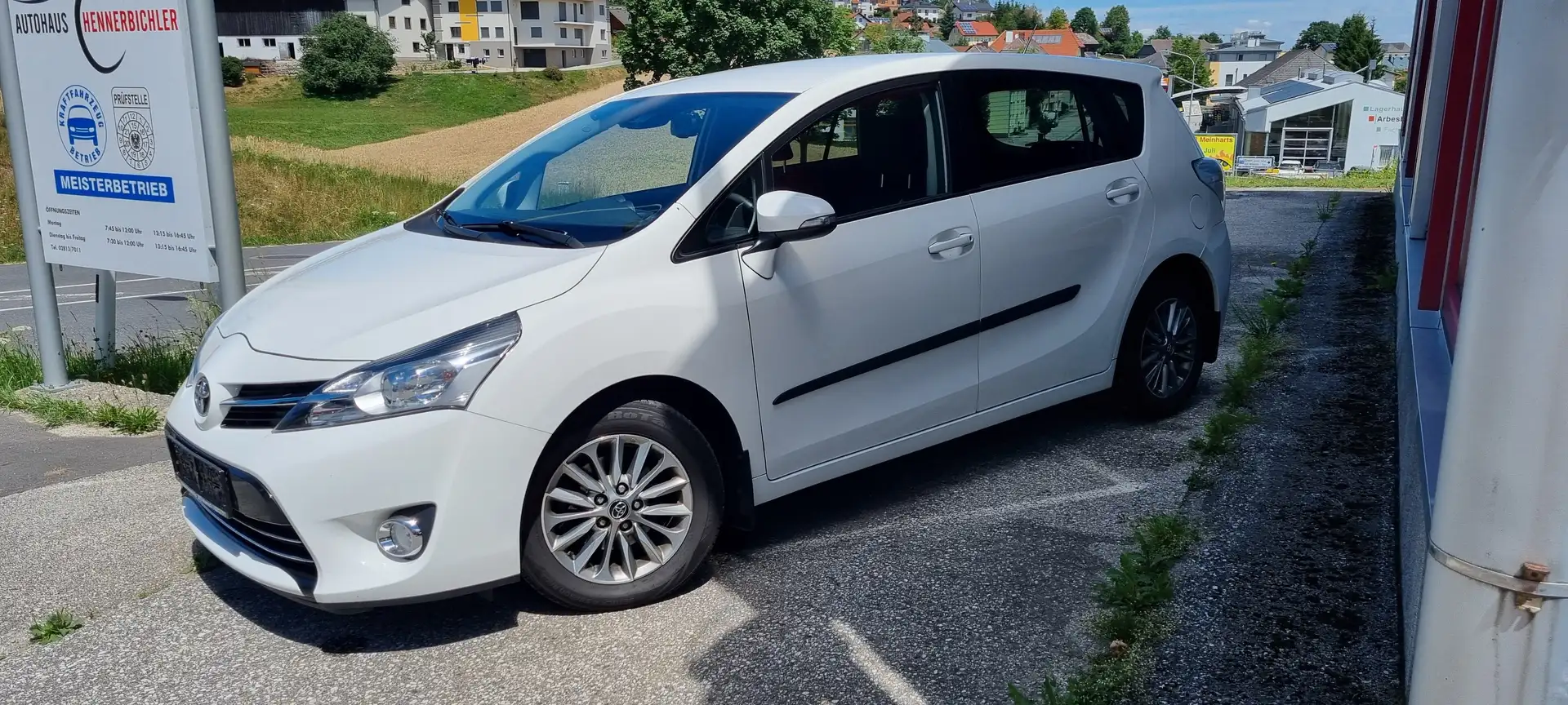 Toyota Verso Basis Weiß - 2