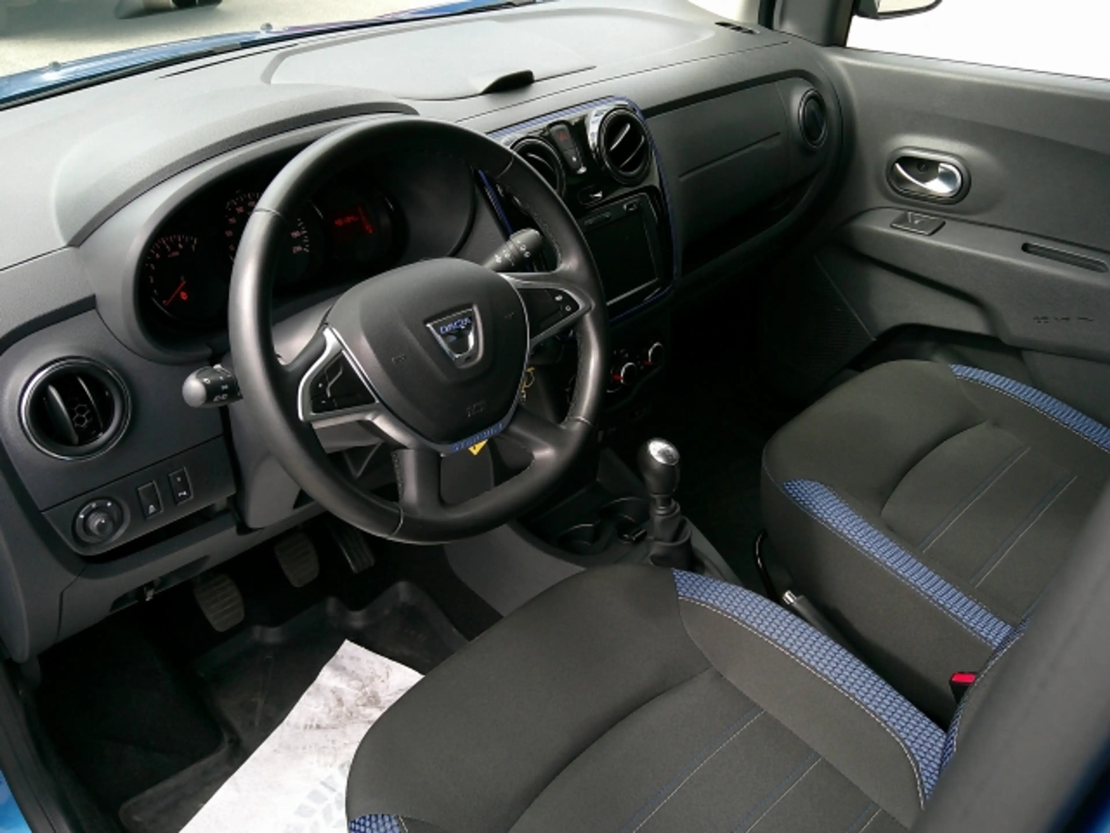 Dacia Lodgy LODGY Celebration TCe 130 PF 5-sitzig — photo 12