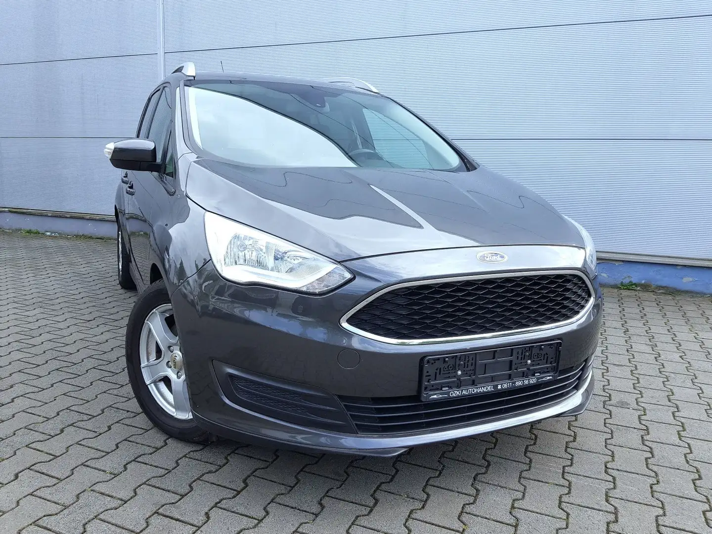 Ford Grand C-Max Grand C-MAX Trend Šedá - 2