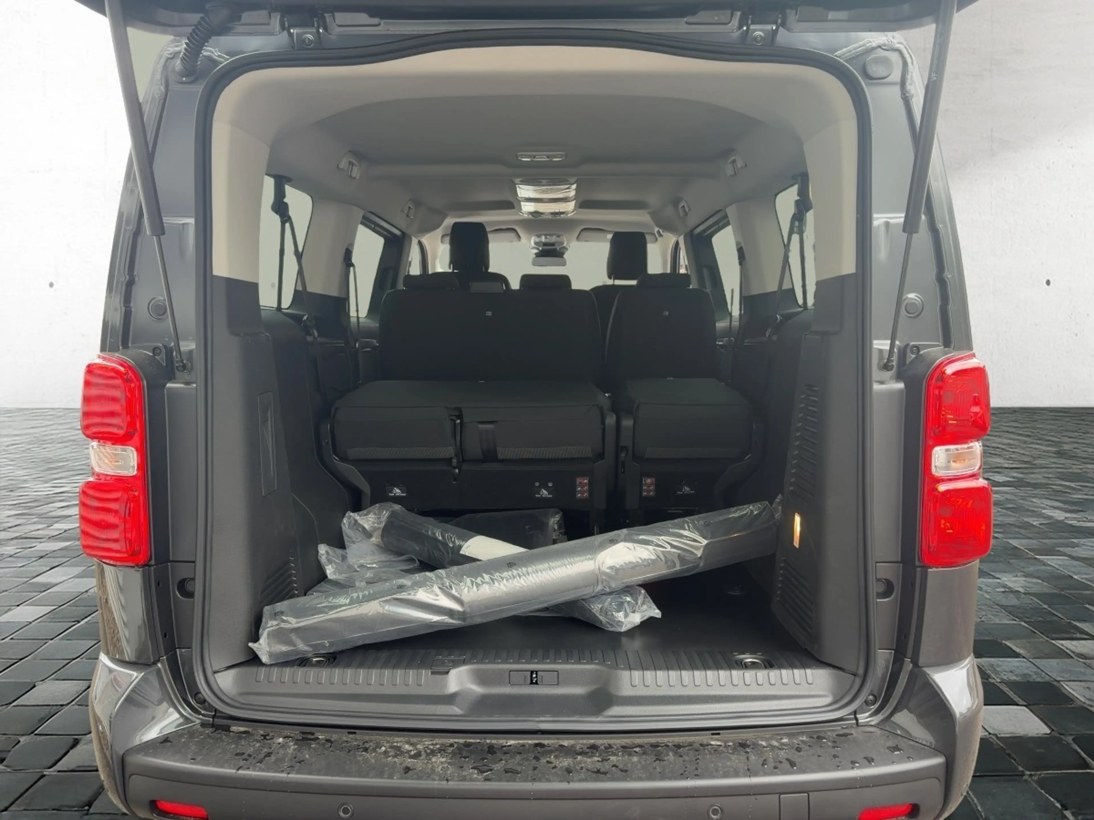 Citroen Spacetourer Plus XL BlueHDi 2.2 180 Automatik — photo 6