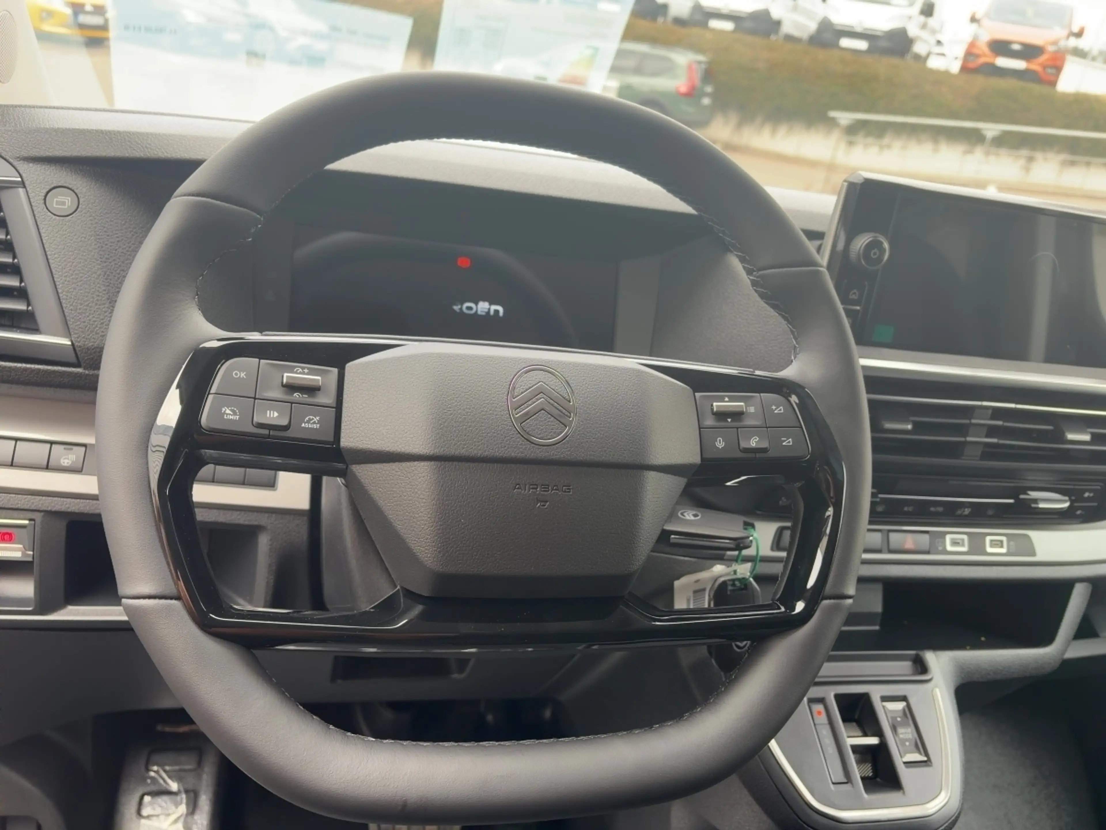 Citroen Spacetourer Plus XL BlueHDi 2.2 180 Automatik — photo 10