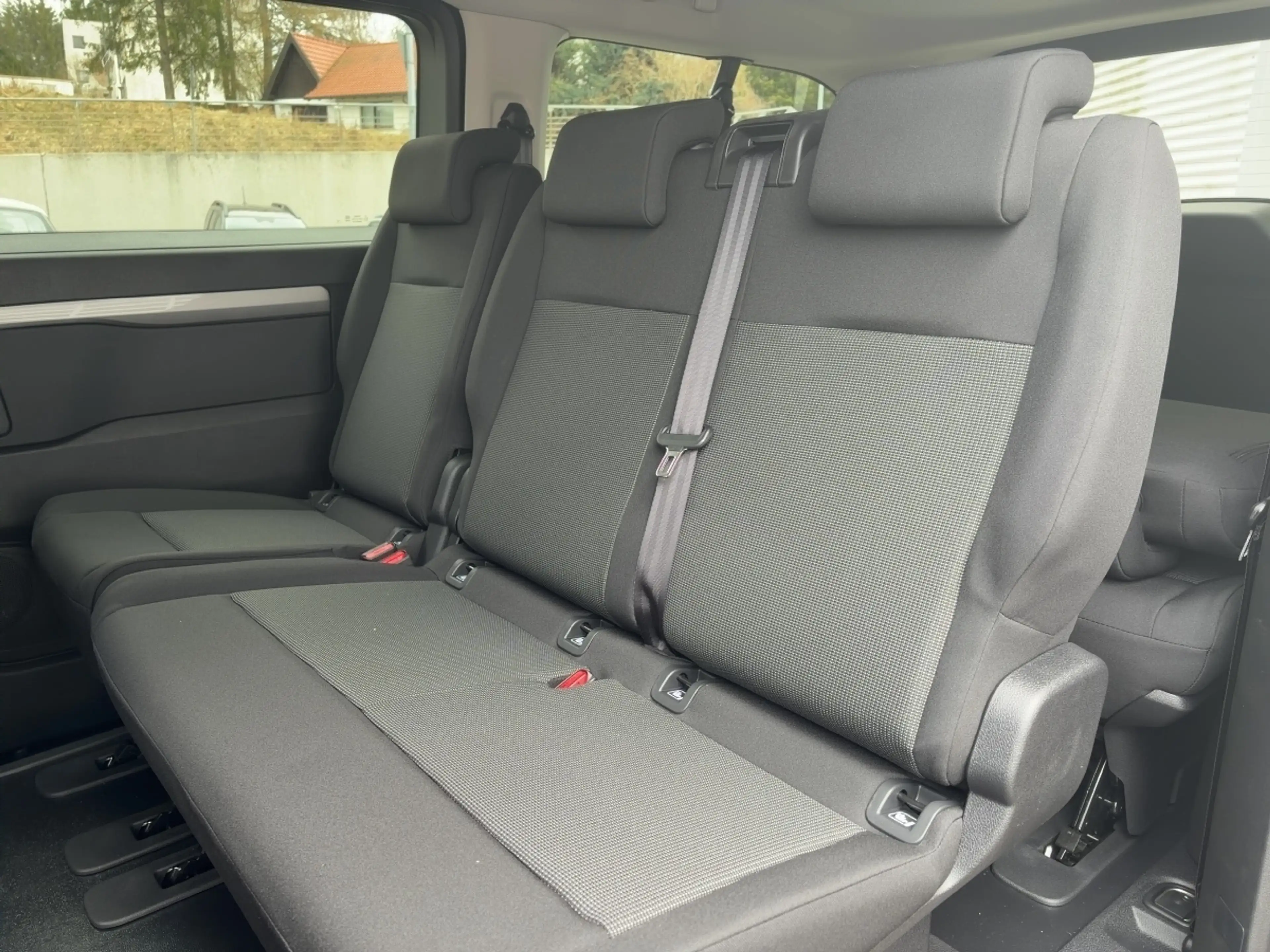 Citroen Spacetourer Plus XL BlueHDi 2.2 180 Automatik — photo 8