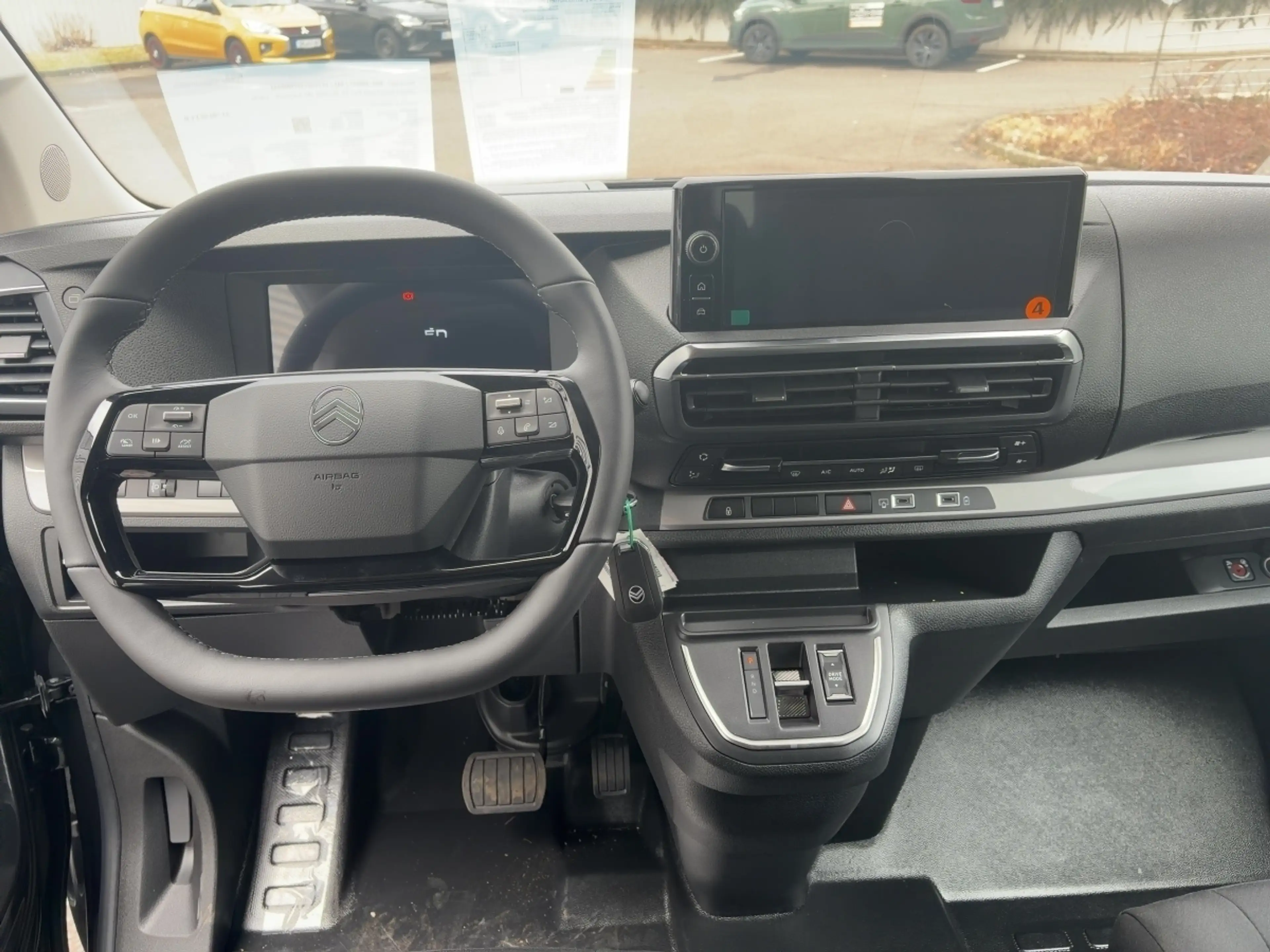 Citroen Spacetourer Plus XL BlueHDi 2.2 180 Automatik — photo 9