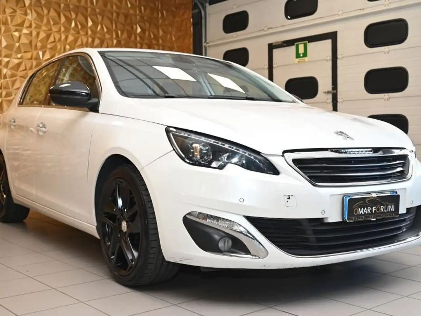 Peugeot 308 1.6E-HDI 116CV ACCESS S&S 5PT.NAVI CAM 18"LED FULL Weiß - 2