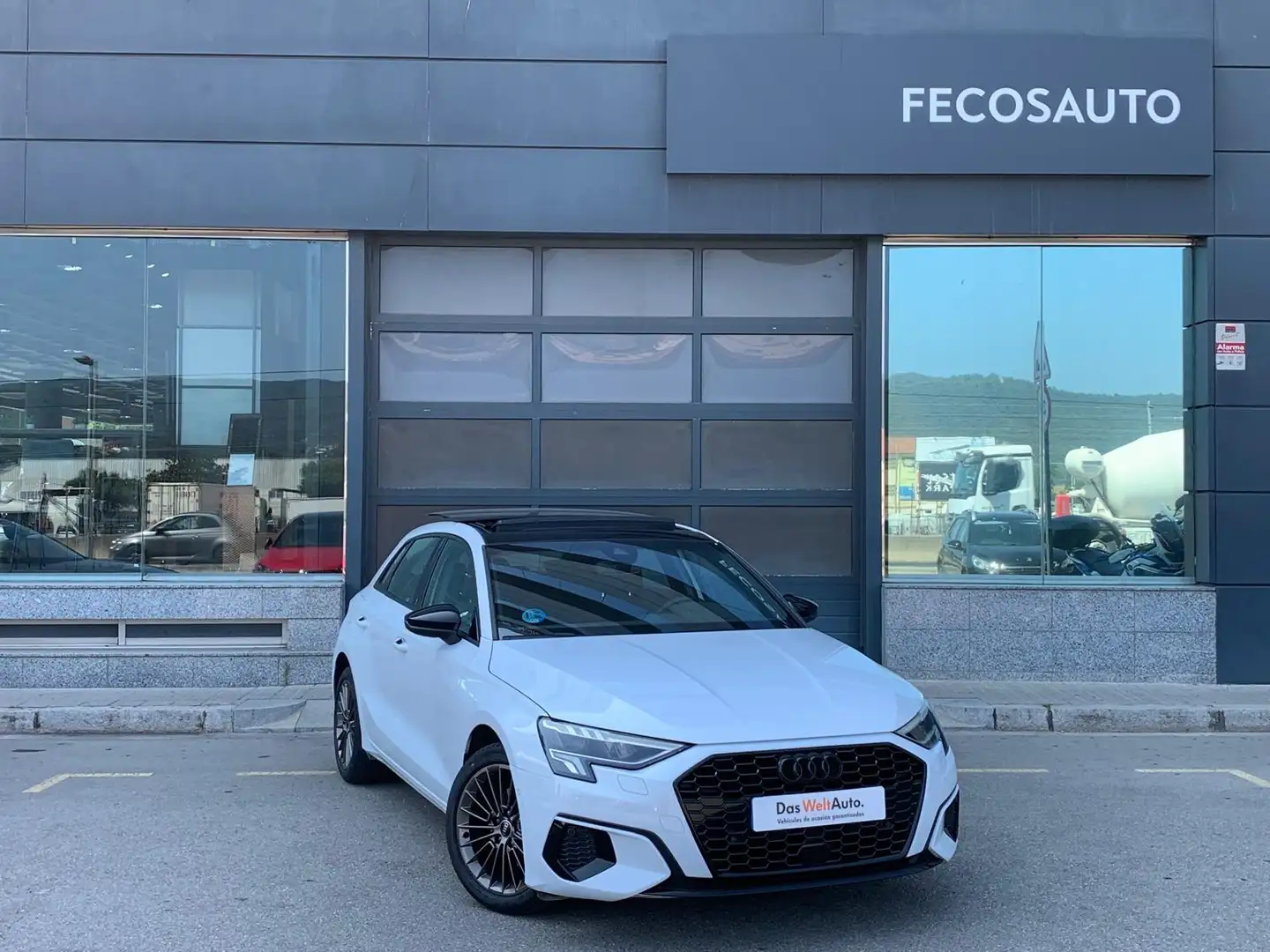 Audi A3 Sportback Black line 35 TFSI 110kW S tro Wit - 1