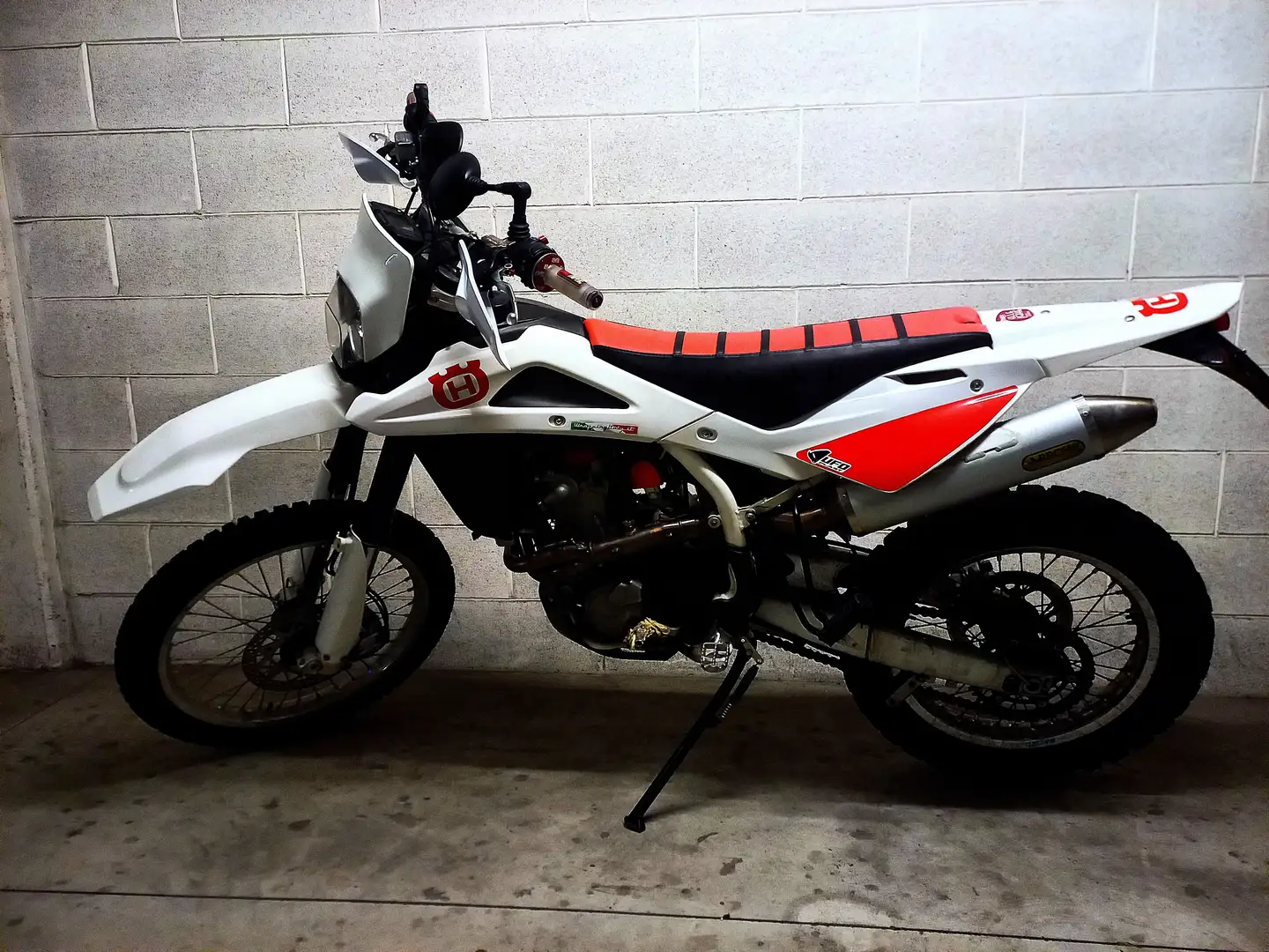 Husqvarna TE 510 Passaggio a carico mio Biały - 1