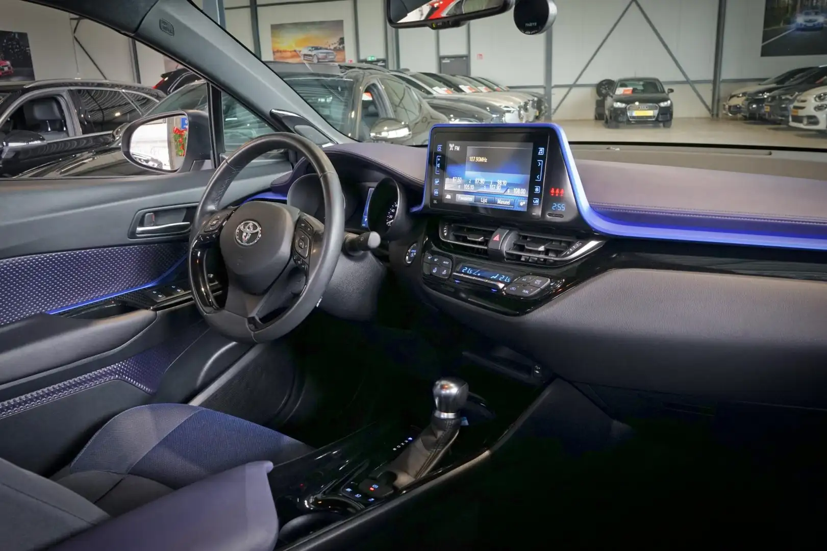 Toyota C-HR 1.8 Hybrid Bi-Tone| ADAPTIVE CRUISE | EERSTE EIGEN Wit - 2