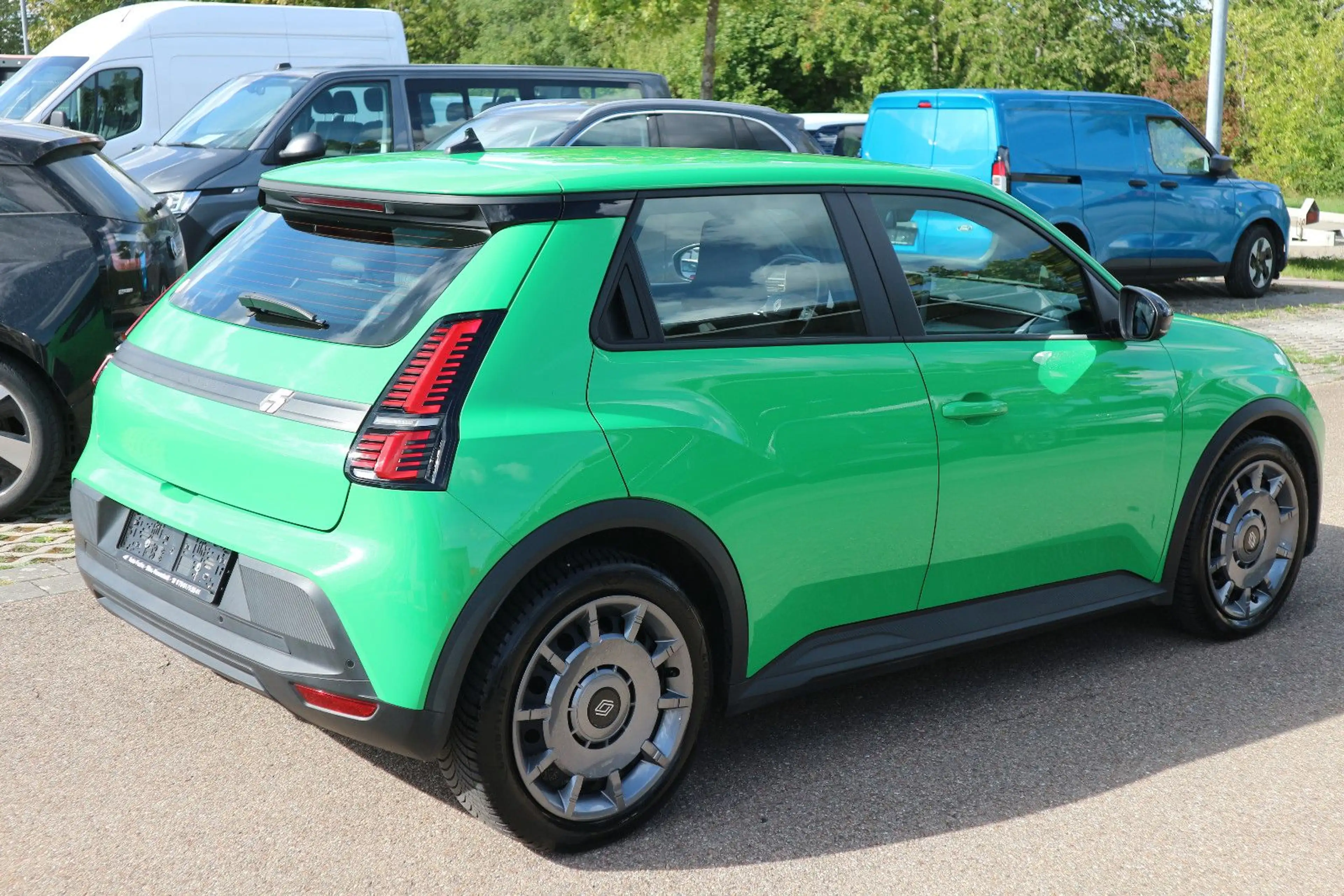 Renault R 5 E-Tech Electric 120 Urban Range Evolution — photo 3