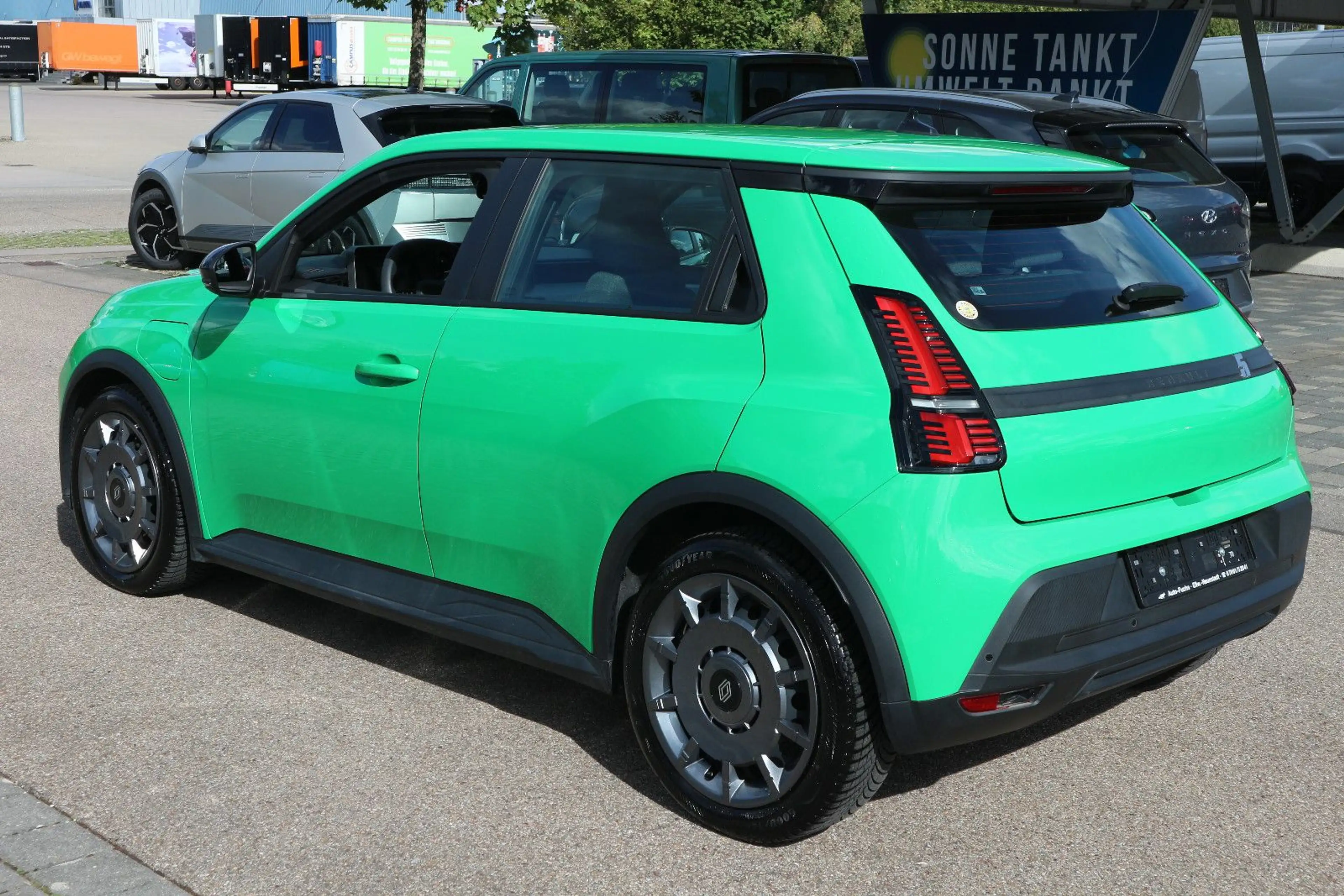 Renault R 5 E-Tech Electric 120 Urban Range Evolution — photo 4