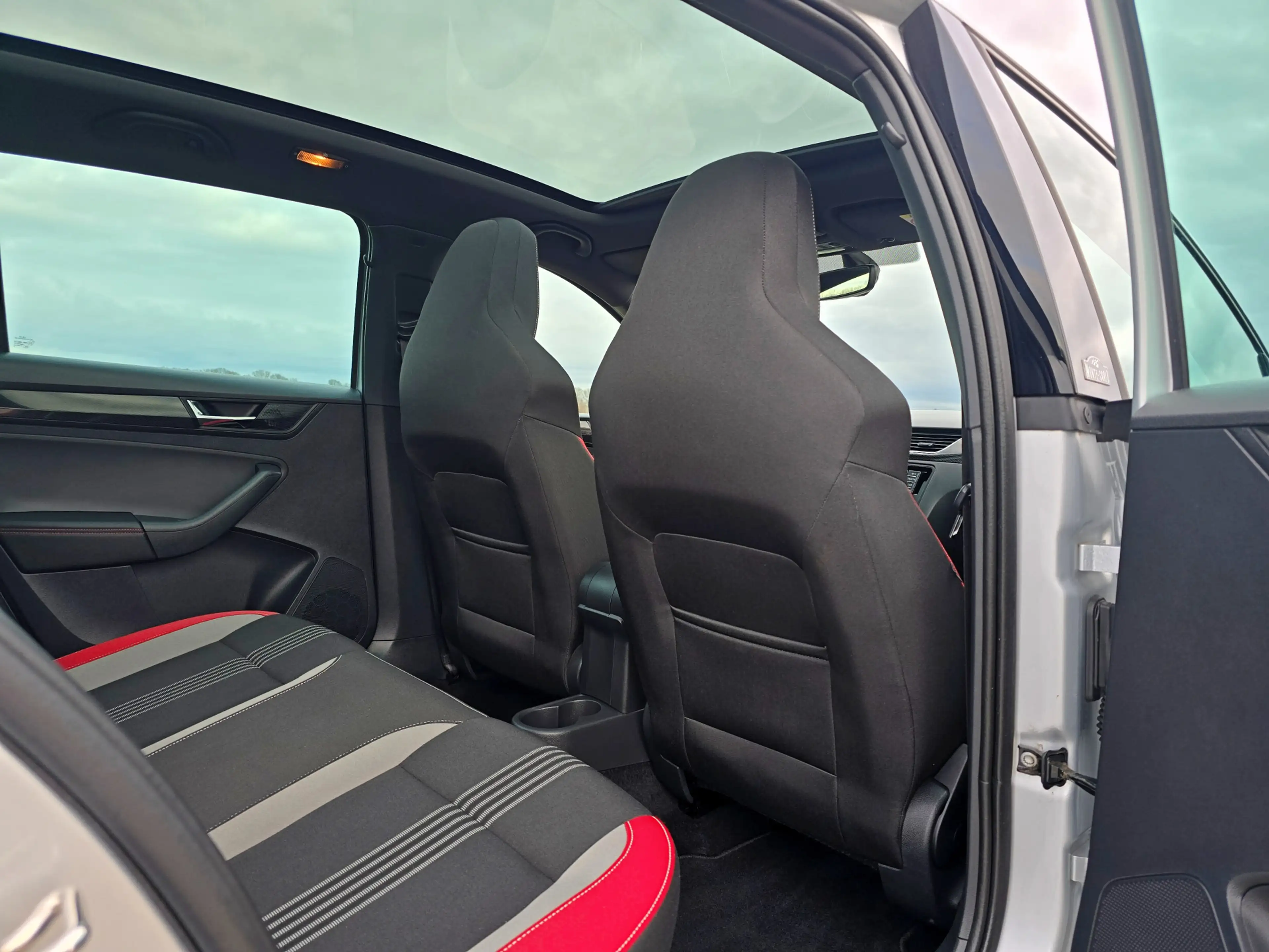 Skoda Rapid/Spaceback 1.0 TSI Greentech Clever - 110 Pk - Euro 6 - AUTOM — photo 33