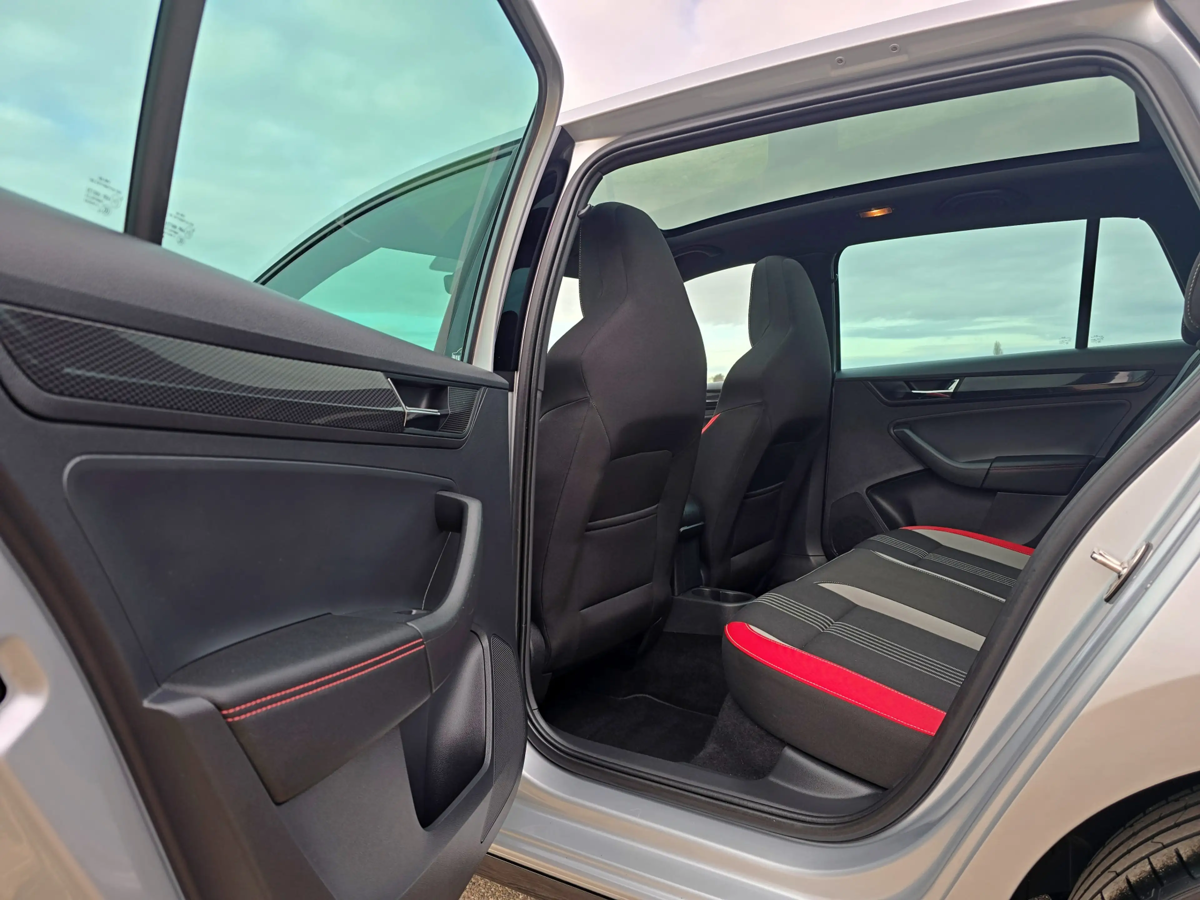 Skoda Rapid/Spaceback 1.0 TSI Greentech Clever - 110 Pk - Euro 6 - AUTOM — photo 29