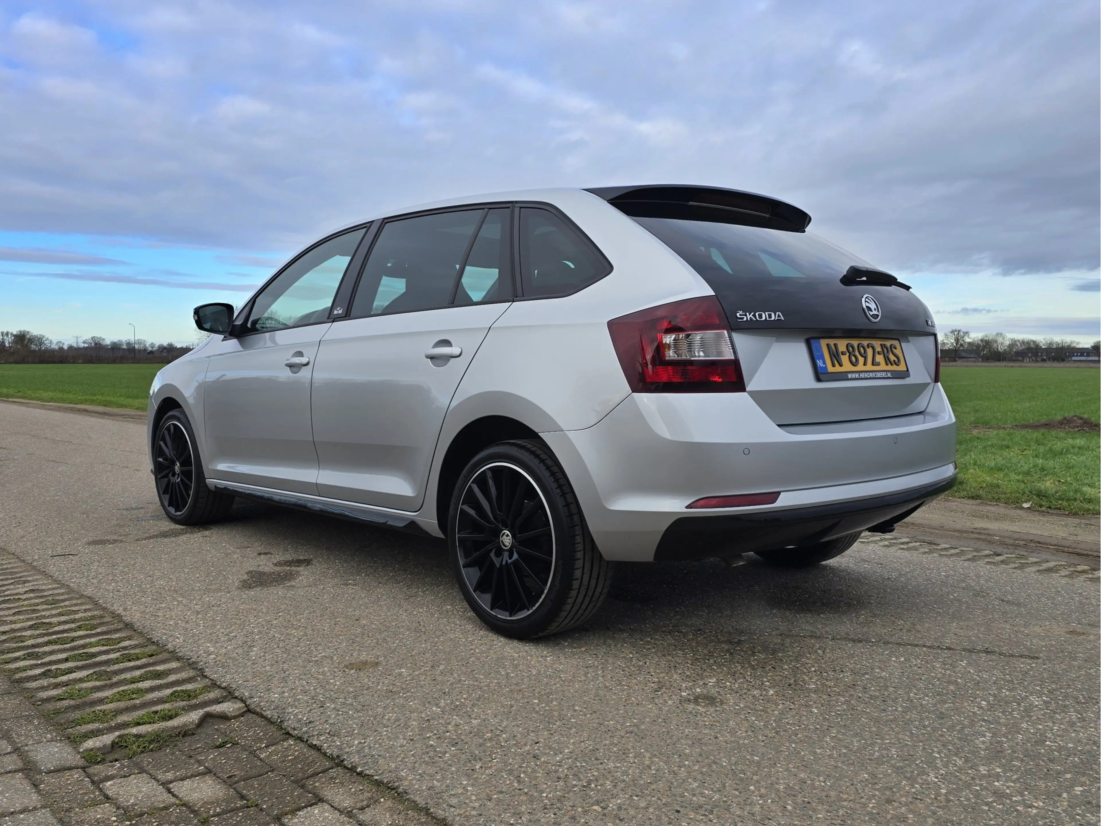 Skoda Rapid/Spaceback 1.0 TSI Greentech Clever - 110 Pk - Euro 6 - AUTOM — photo 3