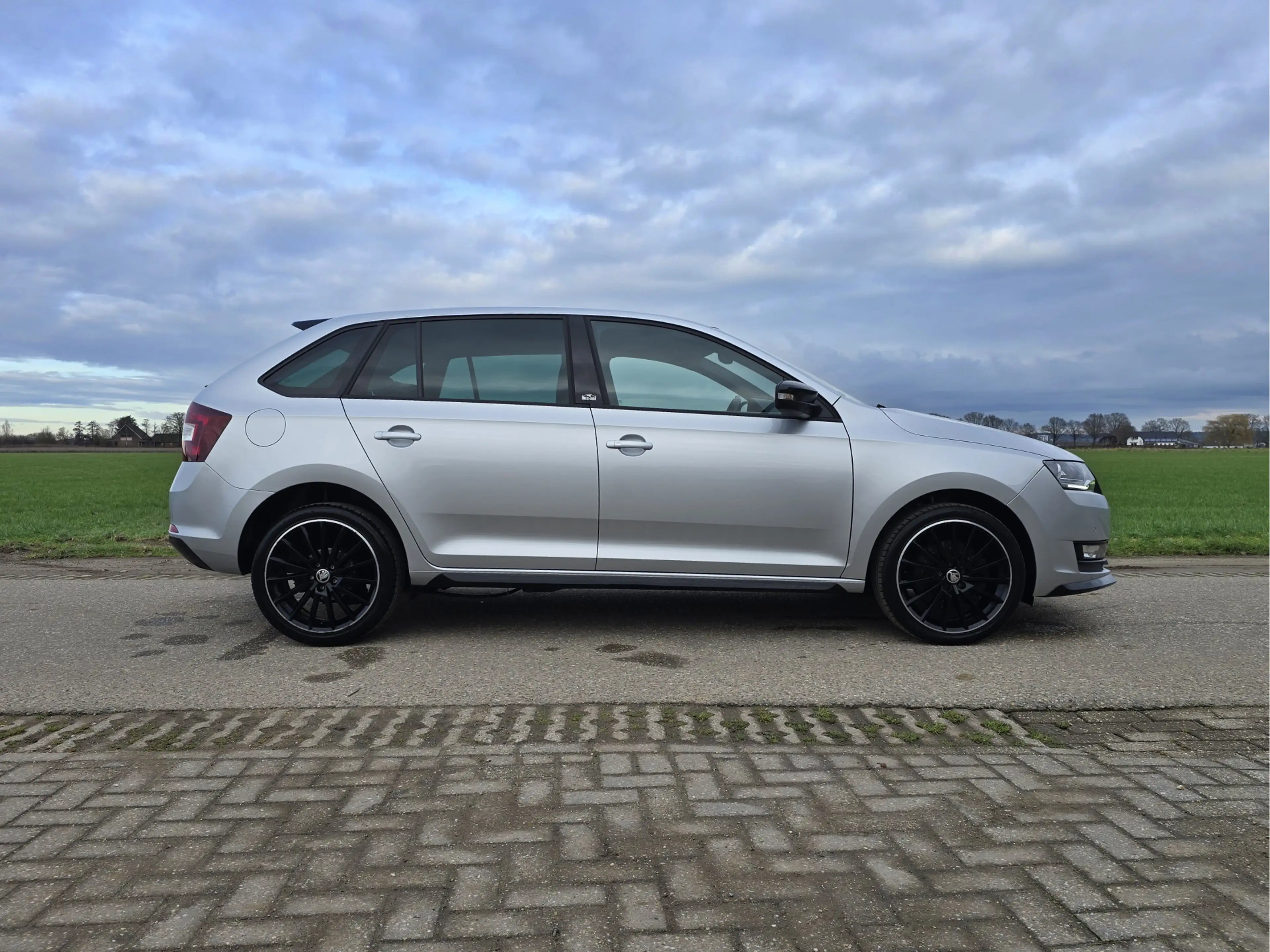 Skoda Rapid/Spaceback 1.0 TSI Greentech Clever - 110 Pk - Euro 6 - AUTOM — photo 8