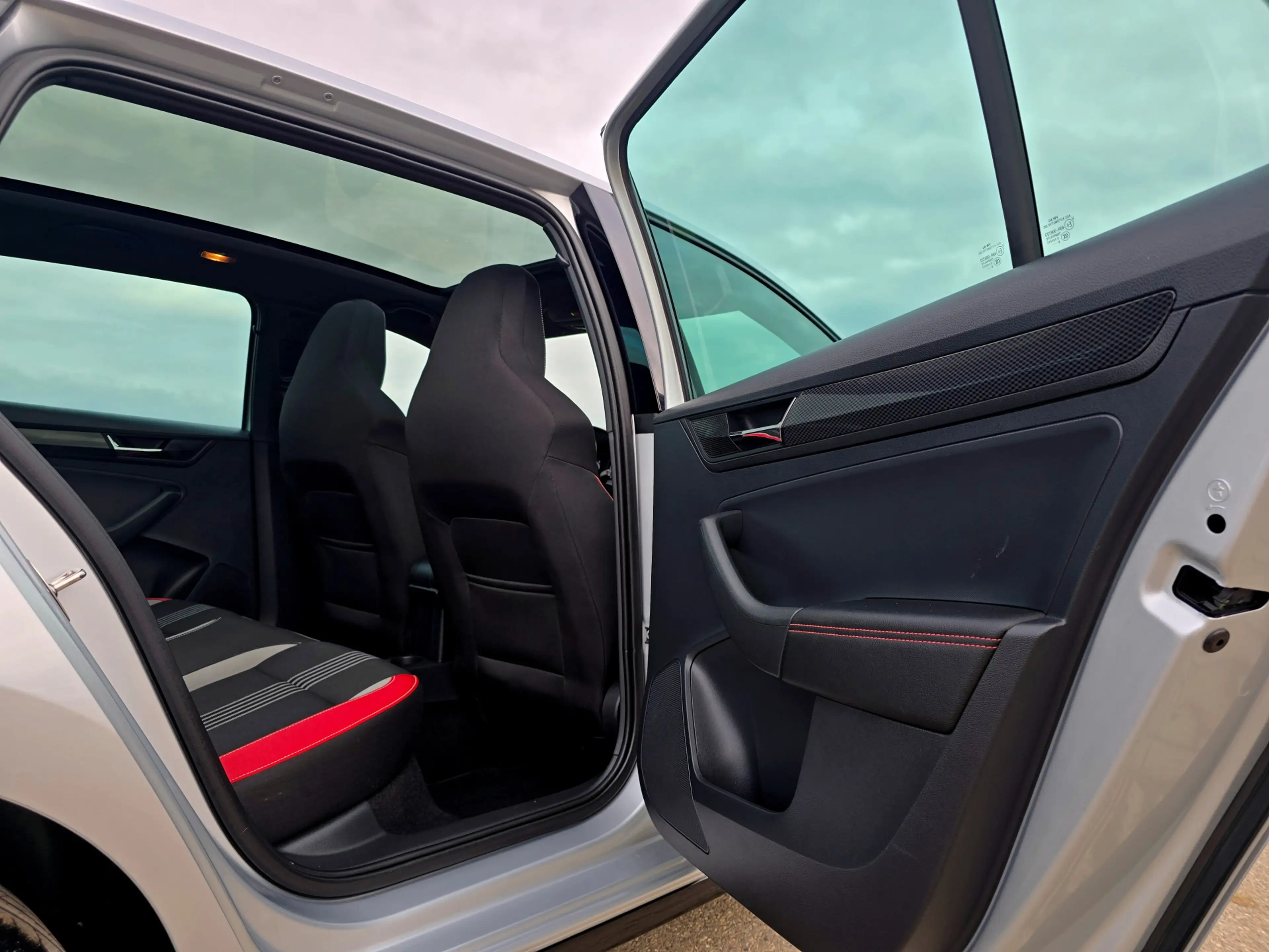 Skoda Rapid/Spaceback 1.0 TSI Greentech Clever - 110 Pk - Euro 6 - AUTOM — photo 32