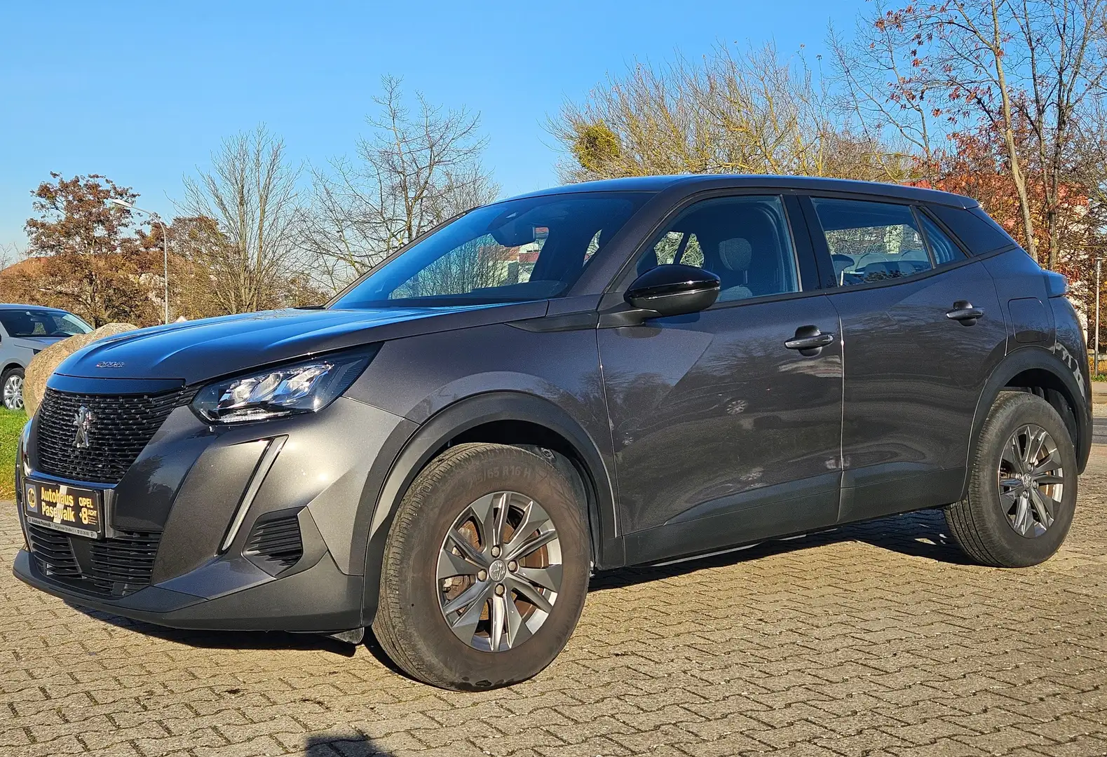 Peugeot 2008 Active Pack LED SHZ PDC+Kamera Klimaautom.Tempomat Grau - 2