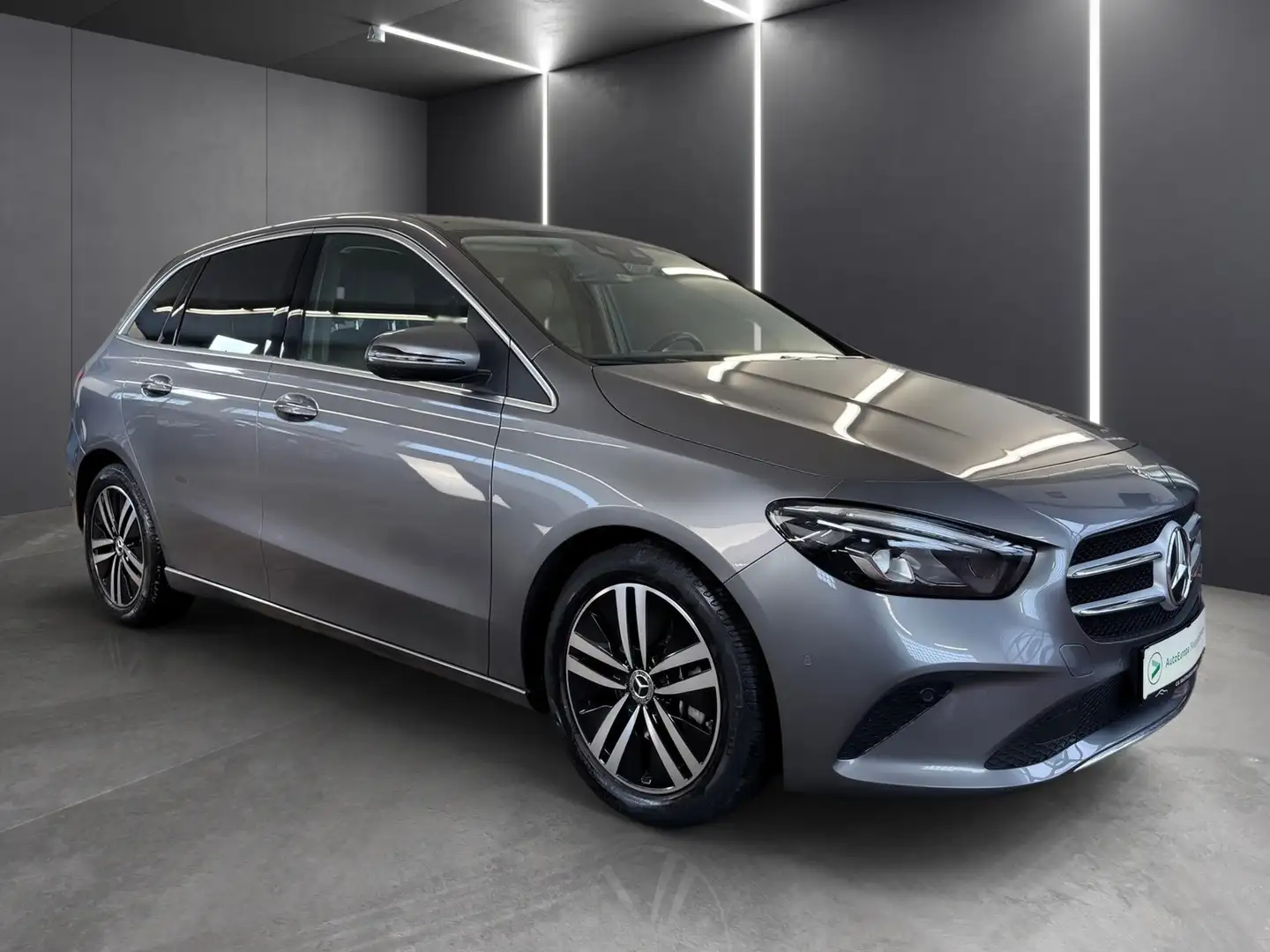 Mercedes-Benz B 200 B 200d Progressive 2.0 CDI Aut. LED, MBUX Gris - 2