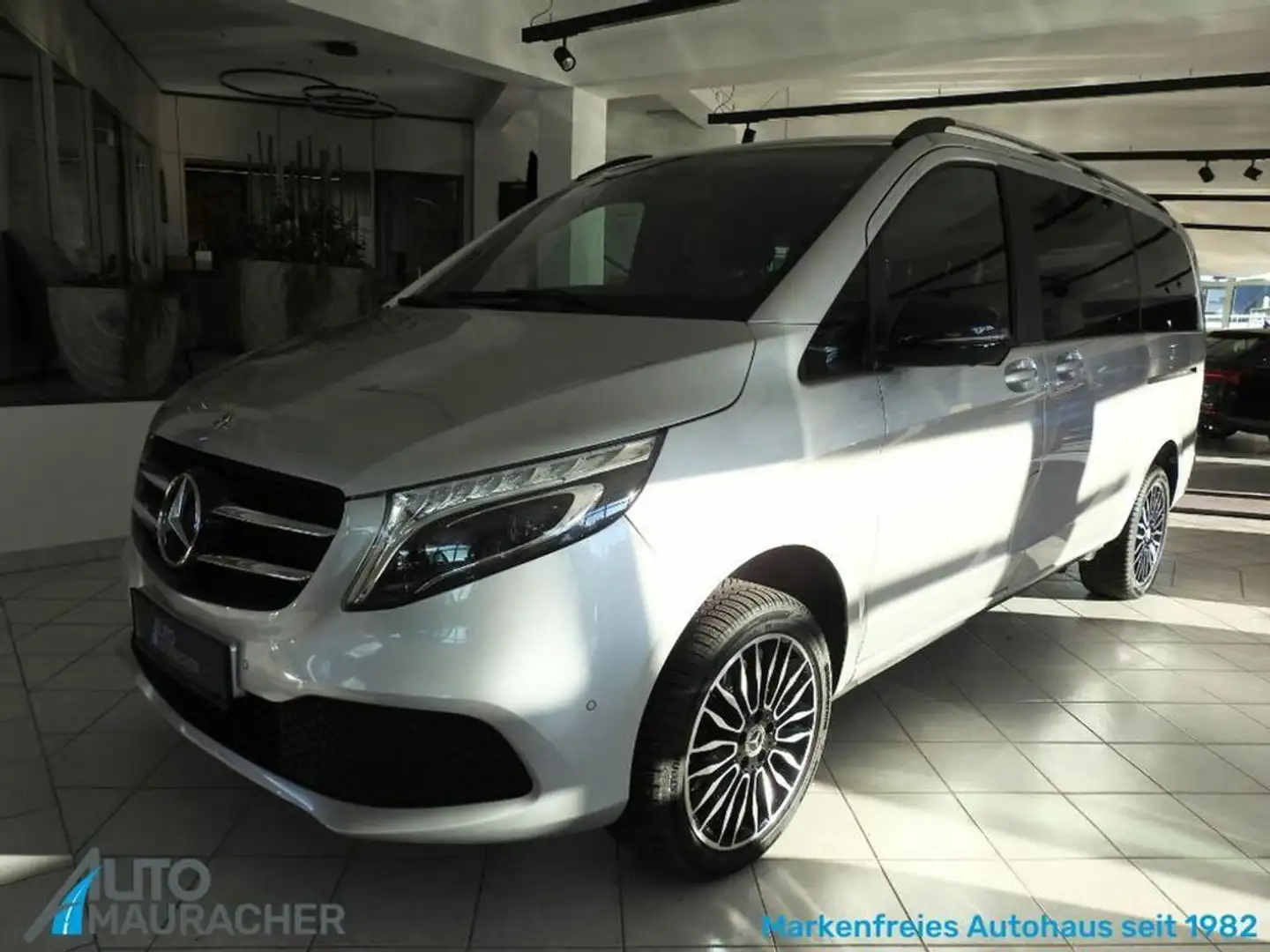 Mercedes-Benz V 220 d 4MATIC lang Aut.*LED*AHK*STHZG* Silber - 1