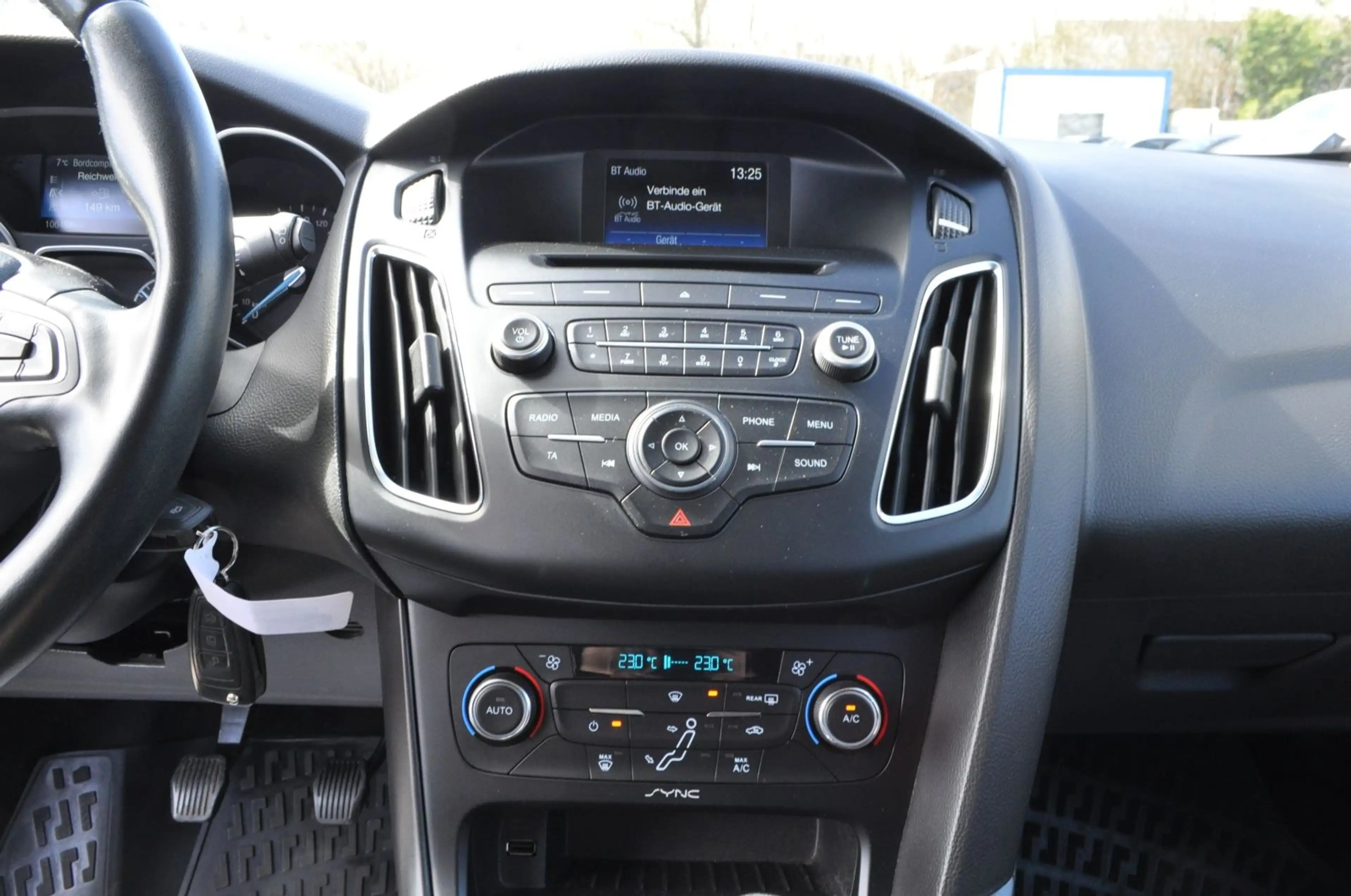 Ford Focus Turnier Business /TEMPOMAT/AHK/KLIMA — photo 13