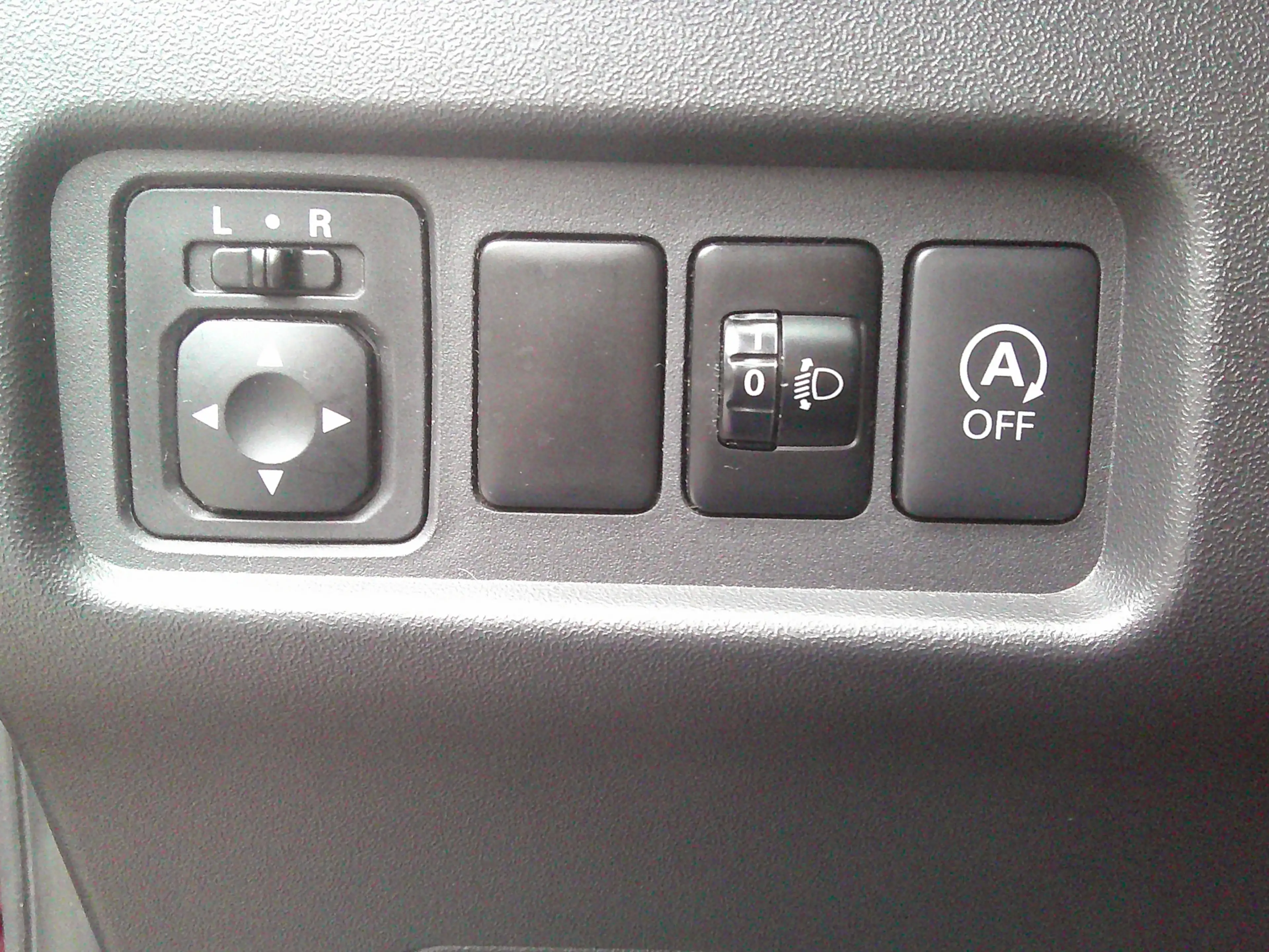 Mitsubishi Space Star 1.0 Cool+ Staat in De Krim — photo 16