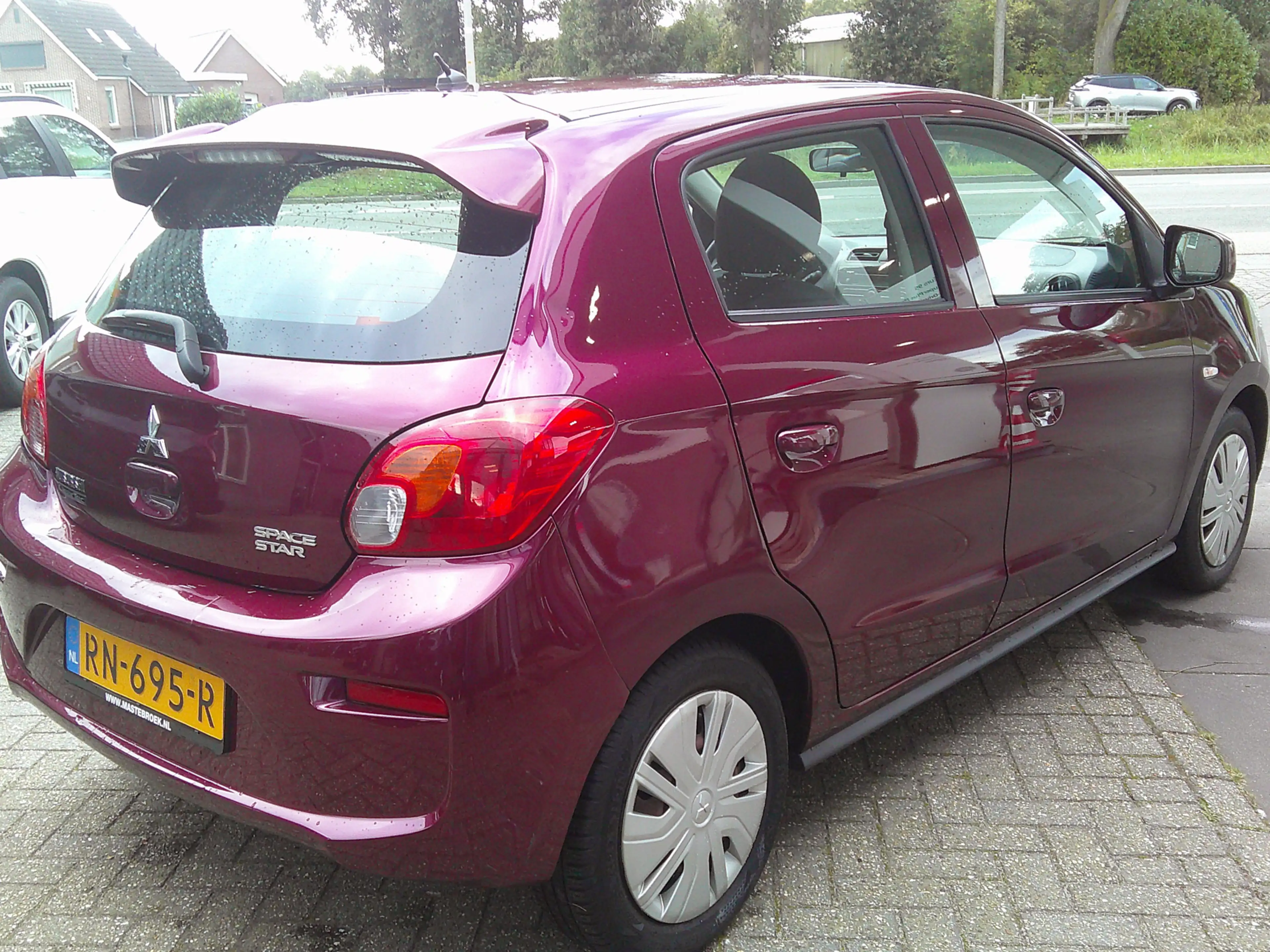 Mitsubishi Space Star 1.0 Cool+ Staat in De Krim — photo 5