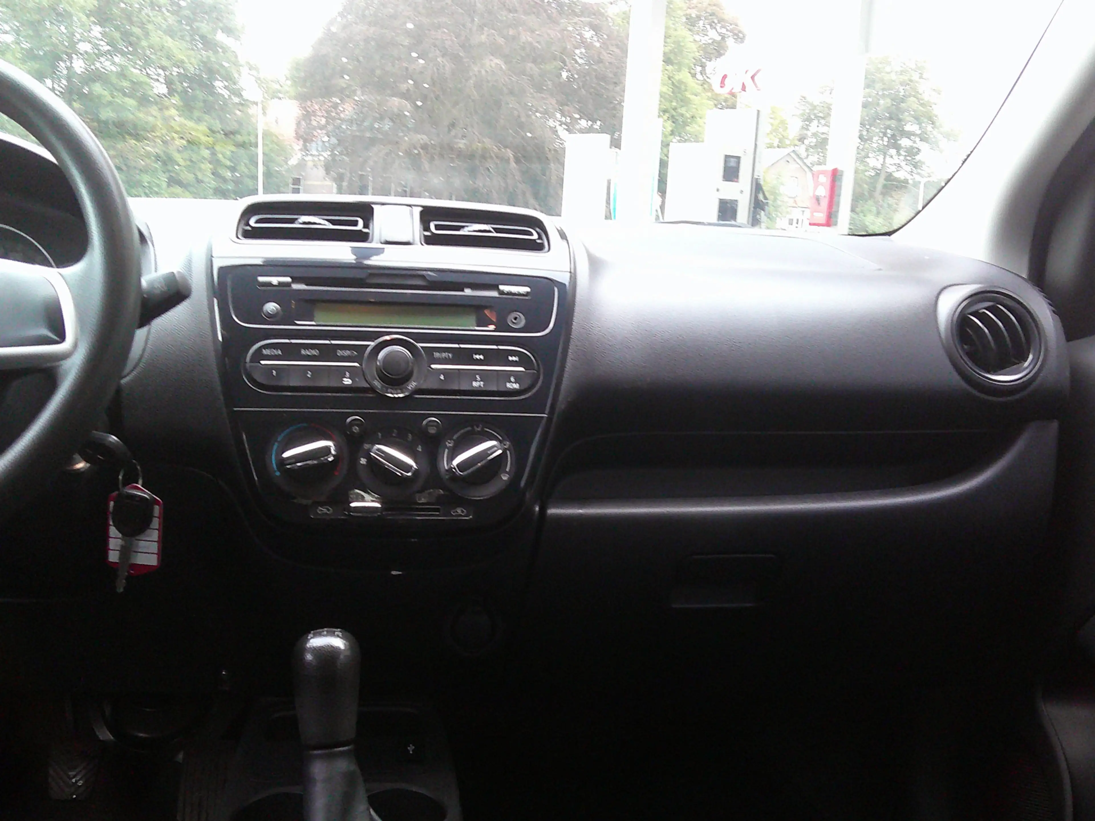Mitsubishi Space Star 1.0 Cool+ Staat in De Krim — photo 12