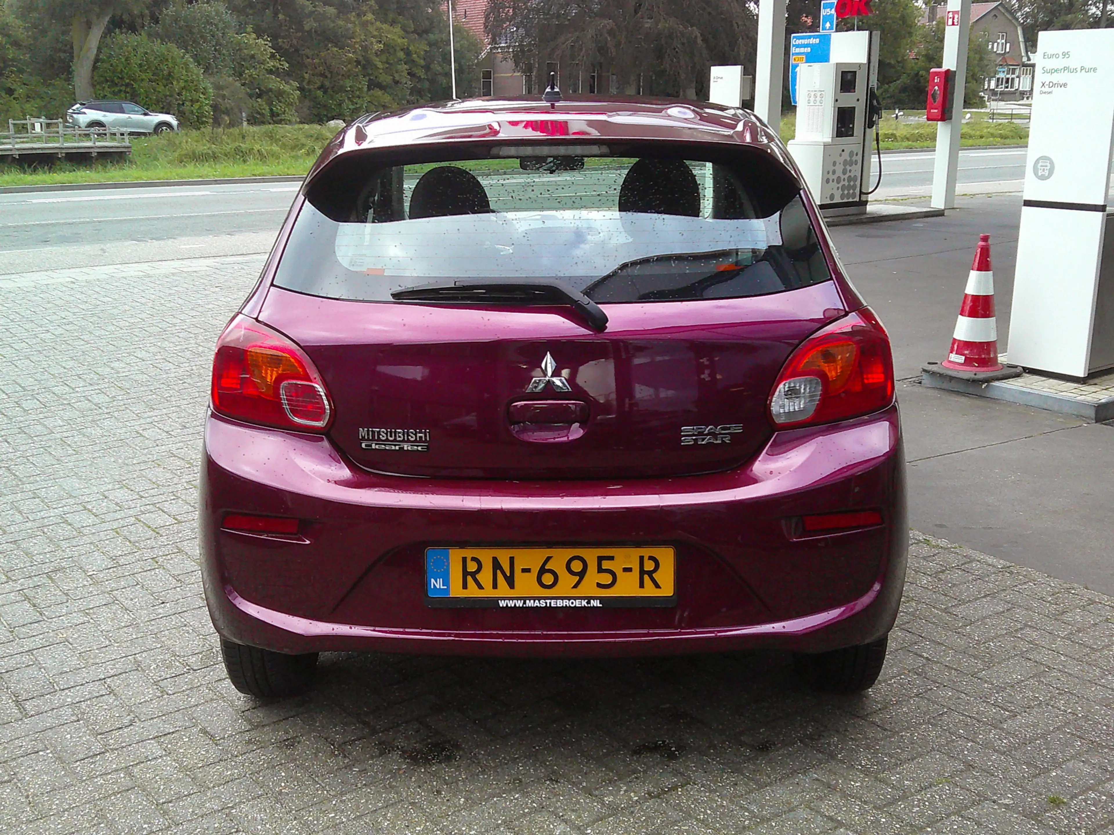 Mitsubishi Space Star 1.0 Cool+ Staat in De Krim — photo 4