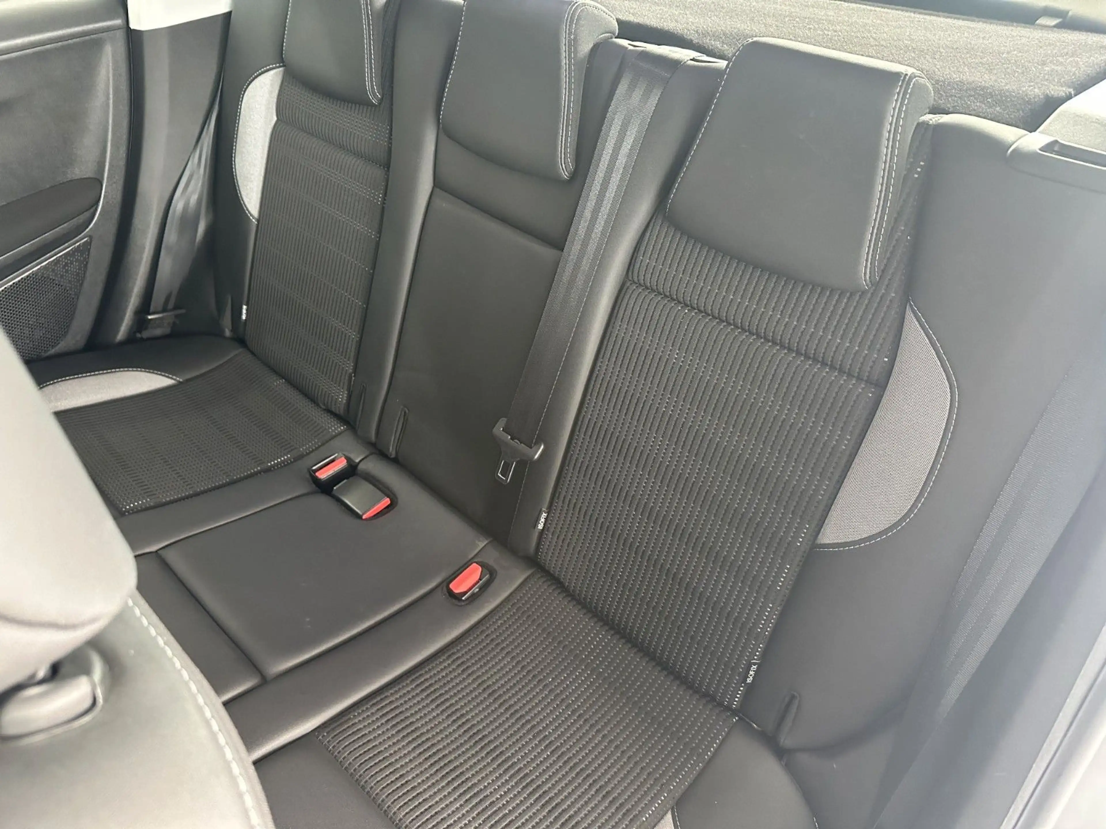 Peugeot 2008 Allure*Kamera*CarPlay*Tempo*PDC*SHZ*DAB* — photo 12