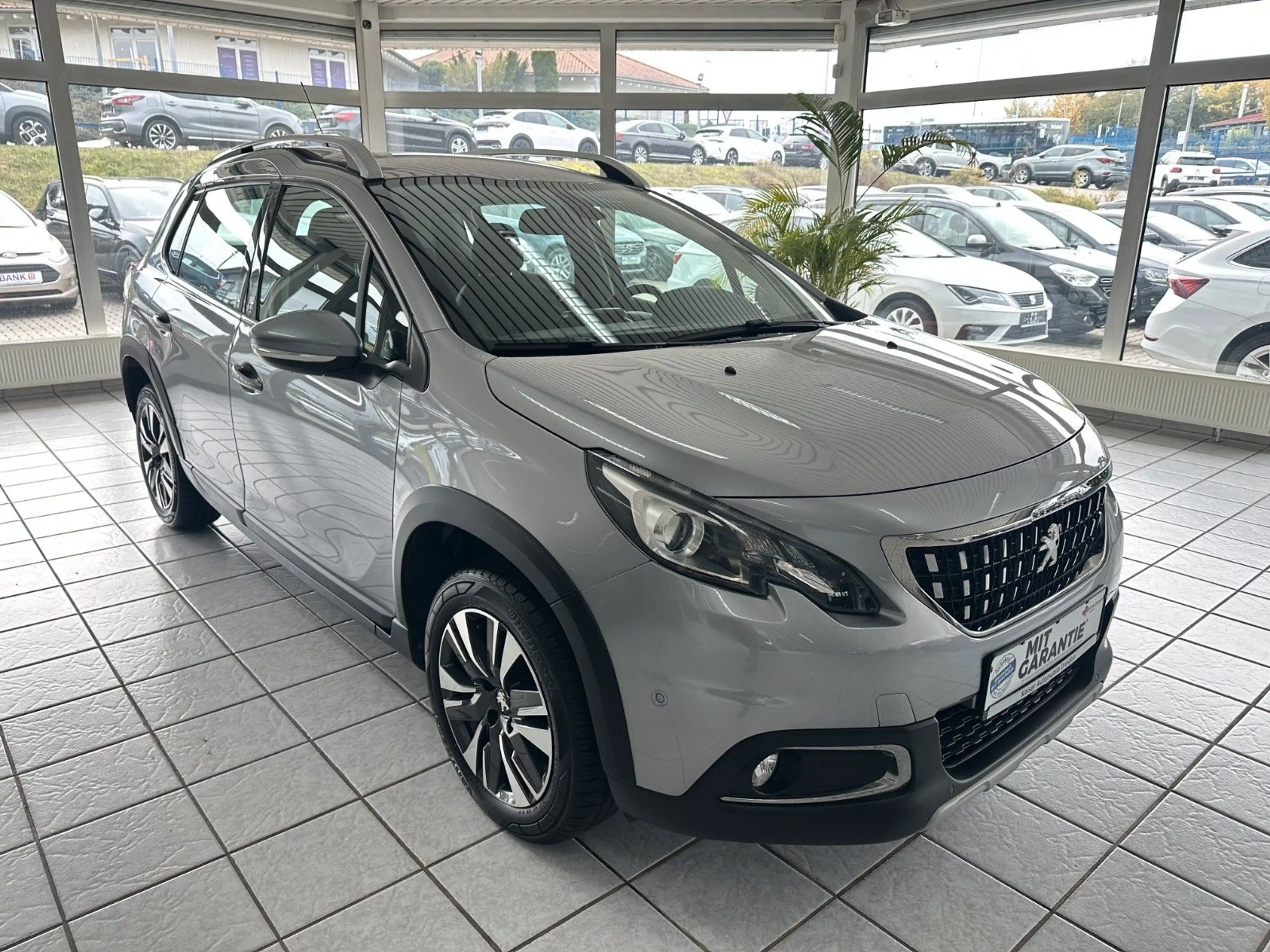 Peugeot 2008 Allure*Kamera*CarPlay*Tempo*PDC*SHZ*DAB* — photo 3