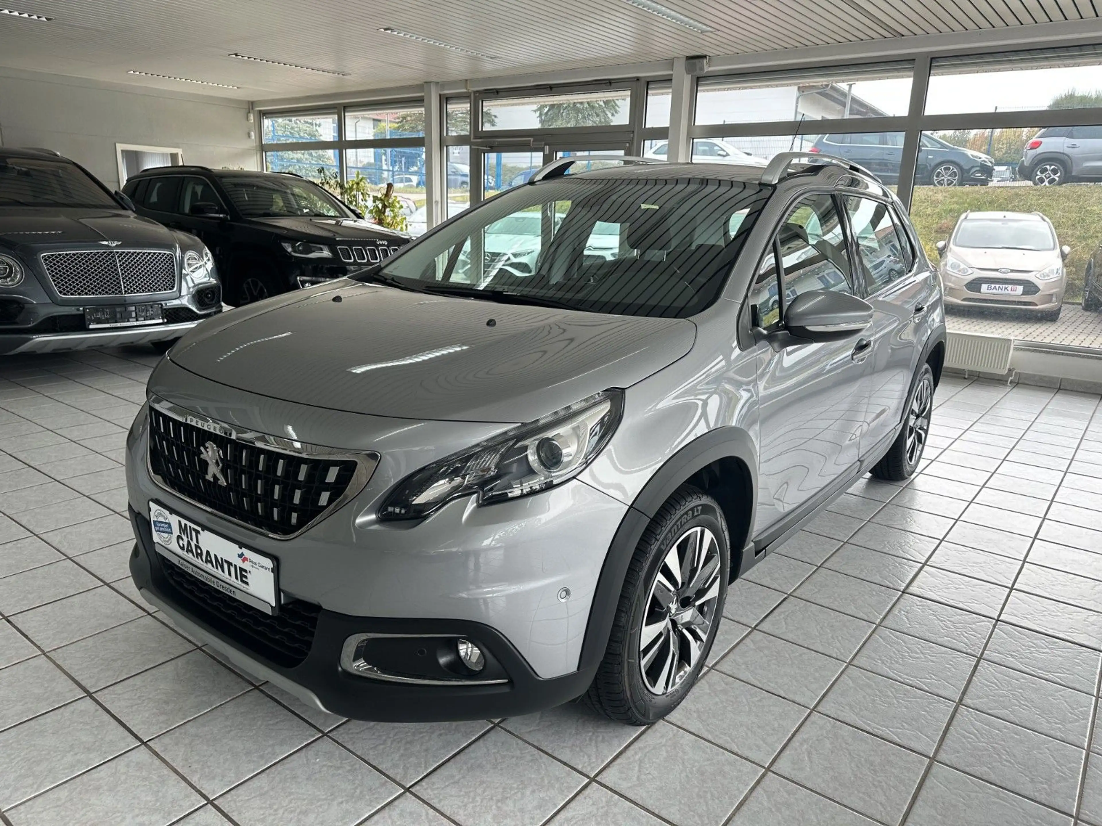 Peugeot 2008 Allure*Kamera*CarPlay*Tempo*PDC*SHZ*DAB*
