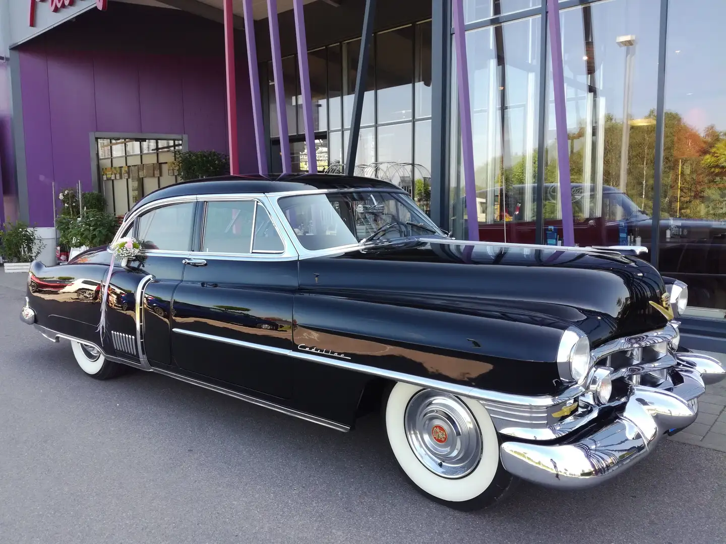 Cadillac Fleetwood Sixty Special Noir - 1